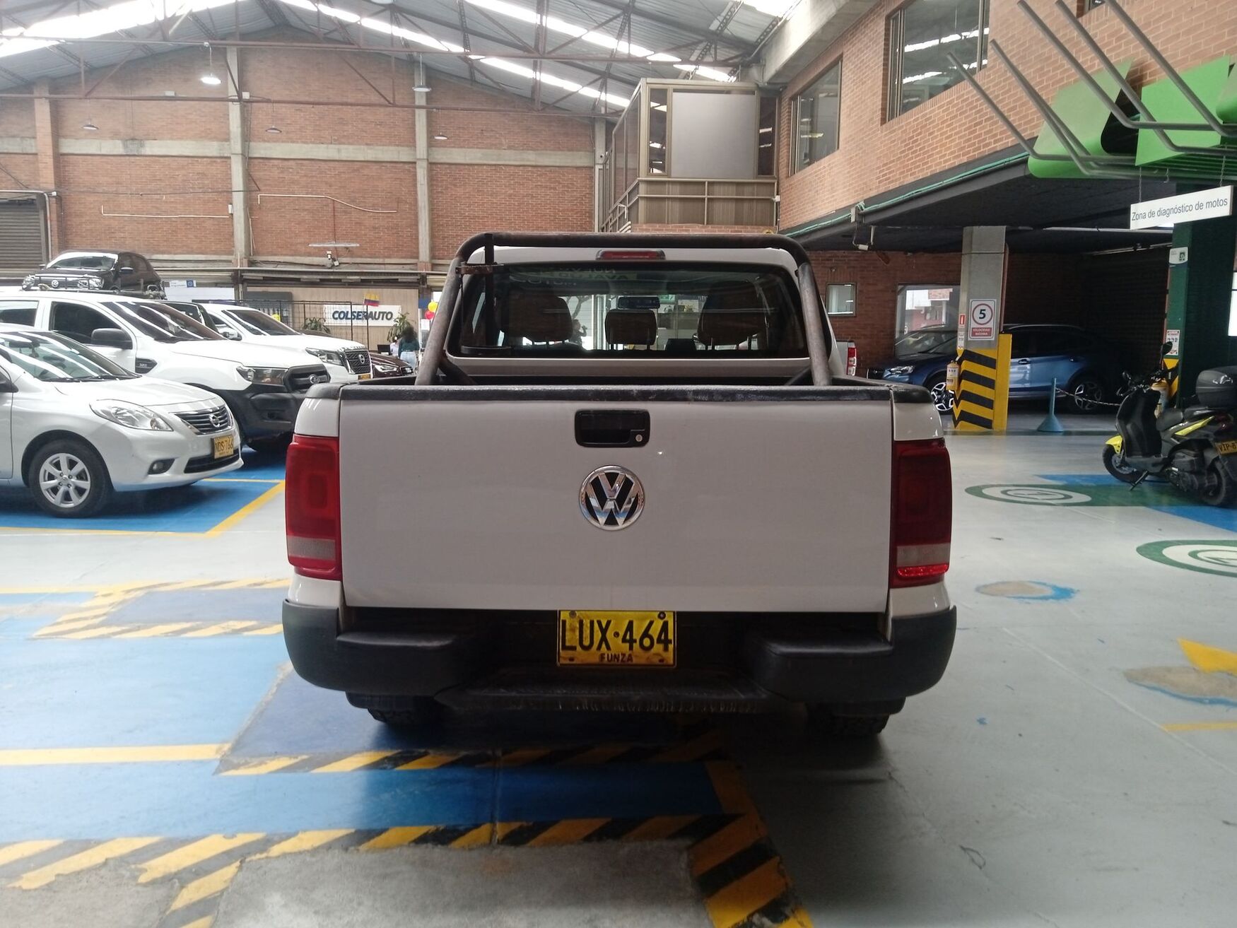 Volkswagen - Amarok - 2023 image number 8