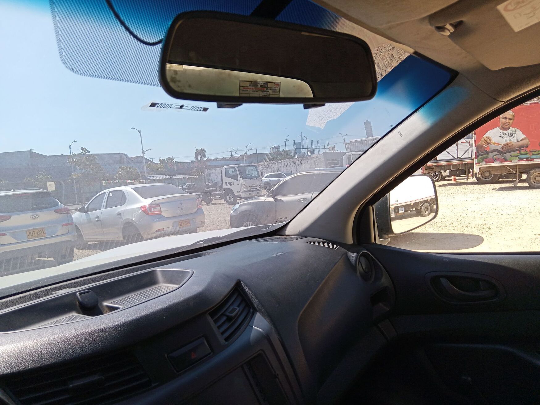 Nissan - Frontier - 2019 image number 2