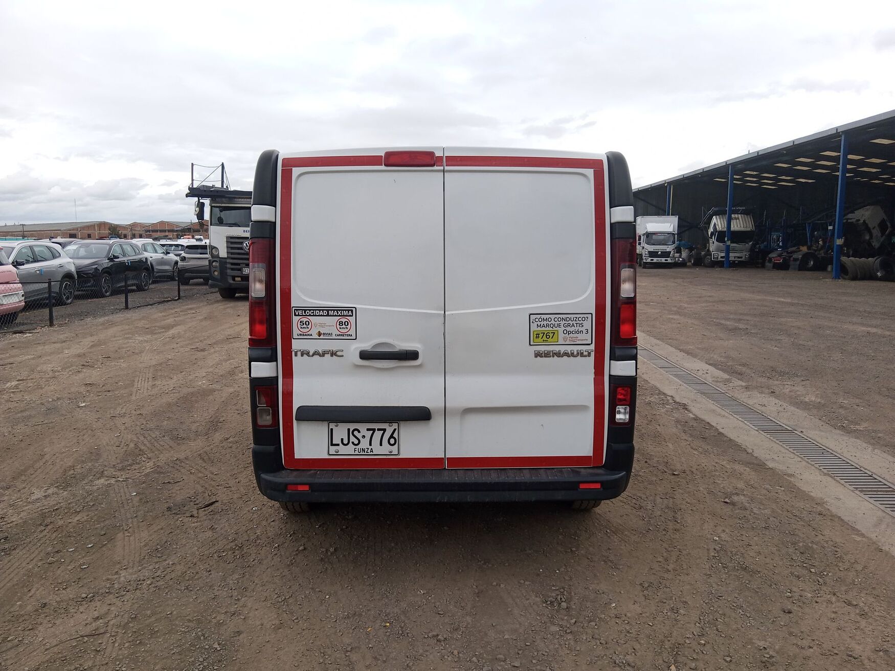 Renault - Trafic - 2023 image number 8