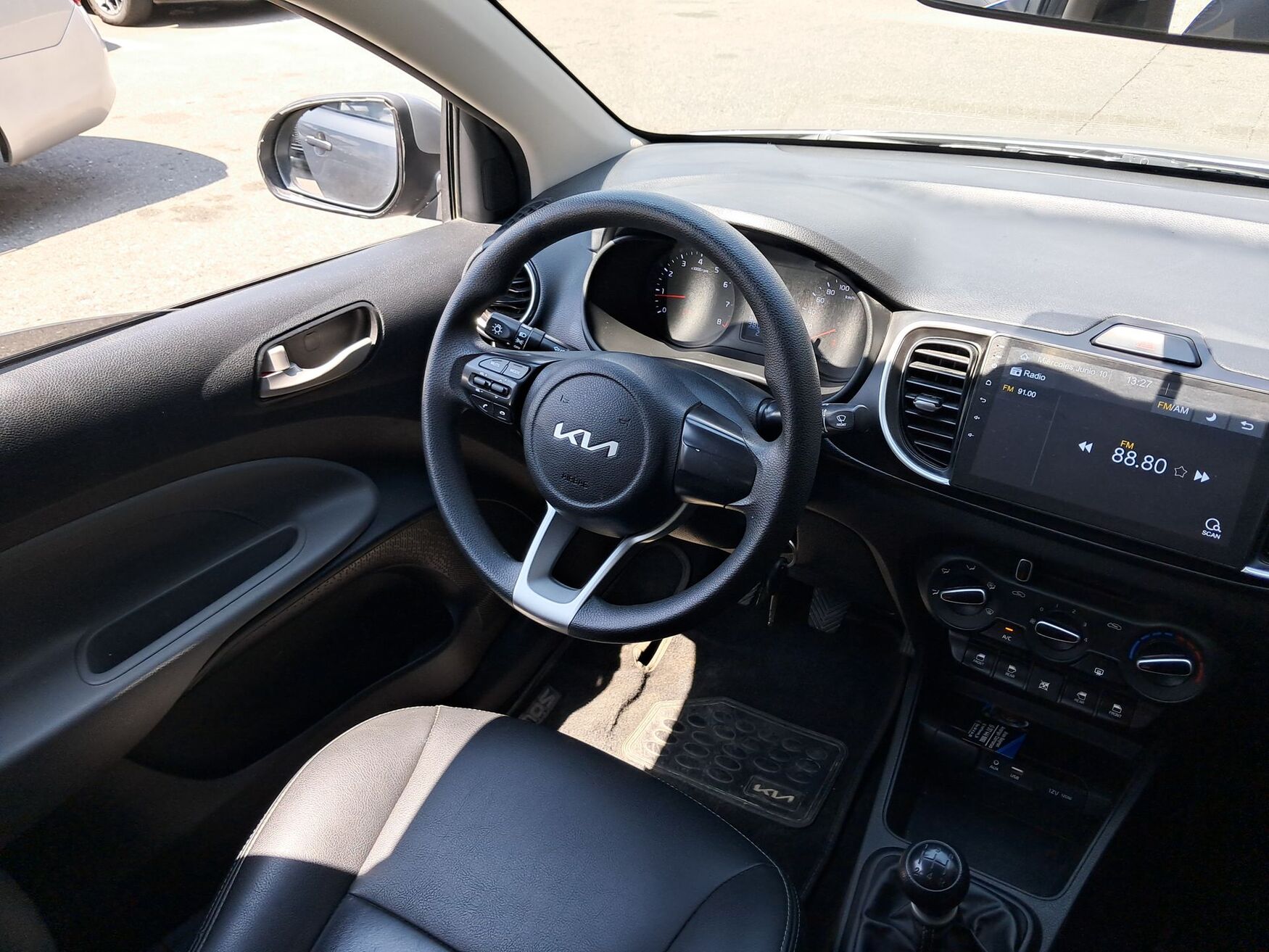 Kia - Soluto - 2026 image number 11