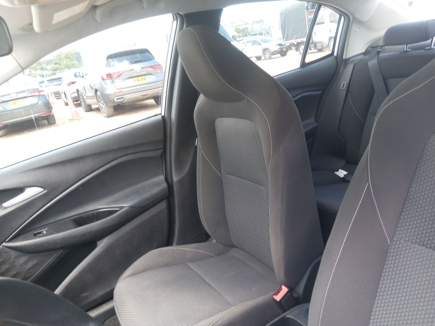 Chevrolet - Onix - 2025 image number 3