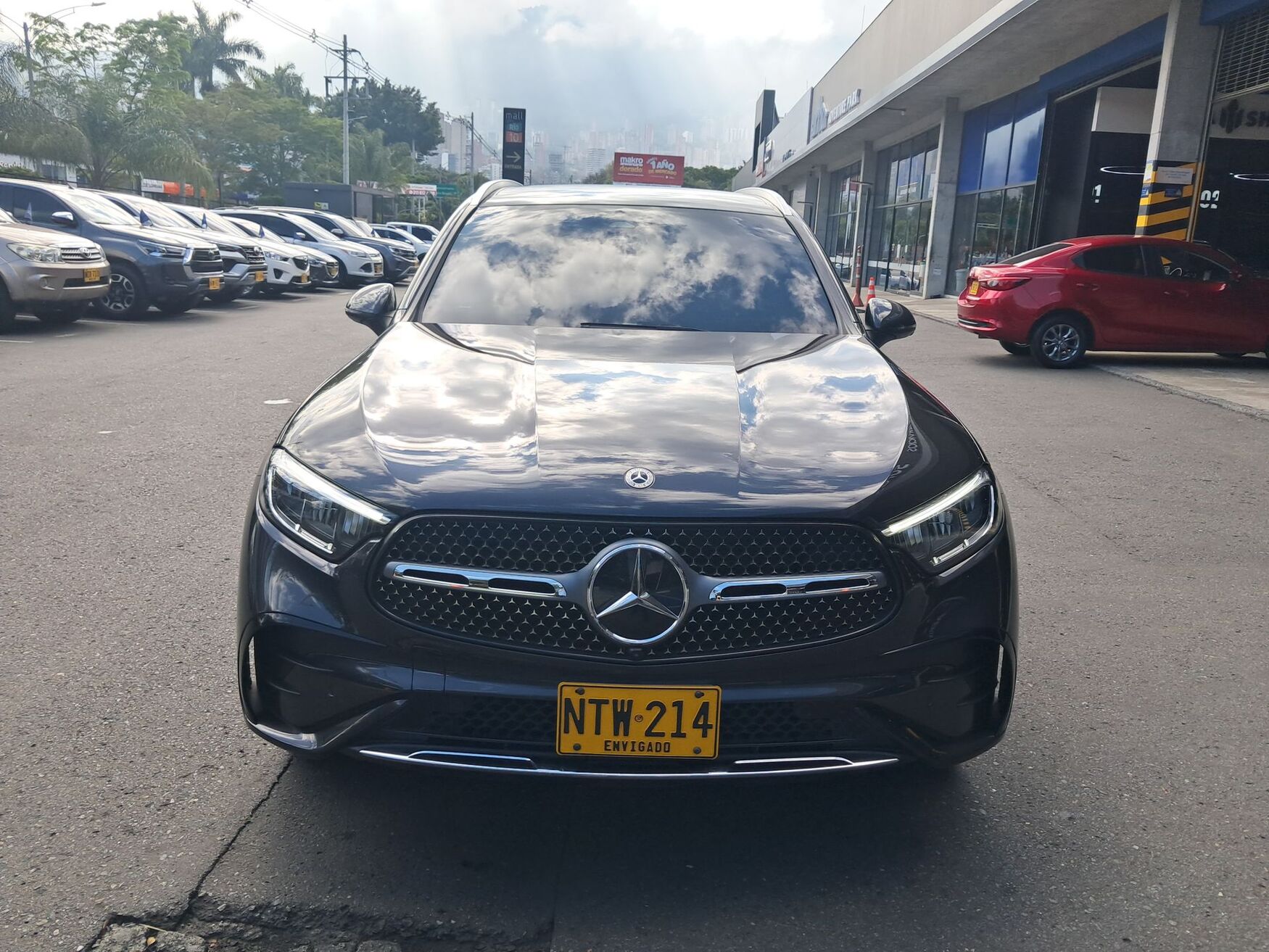 Mercedes Benz - GLC300 - 2025 image number 4