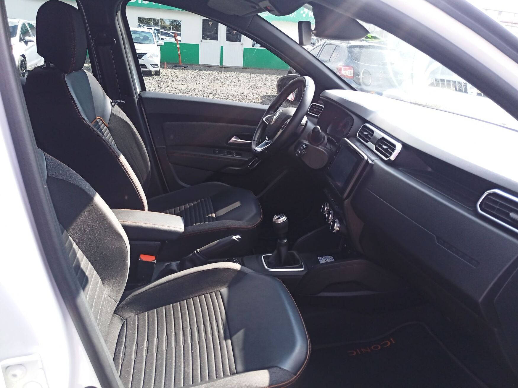 Renault - Duster - 2026 image number 2