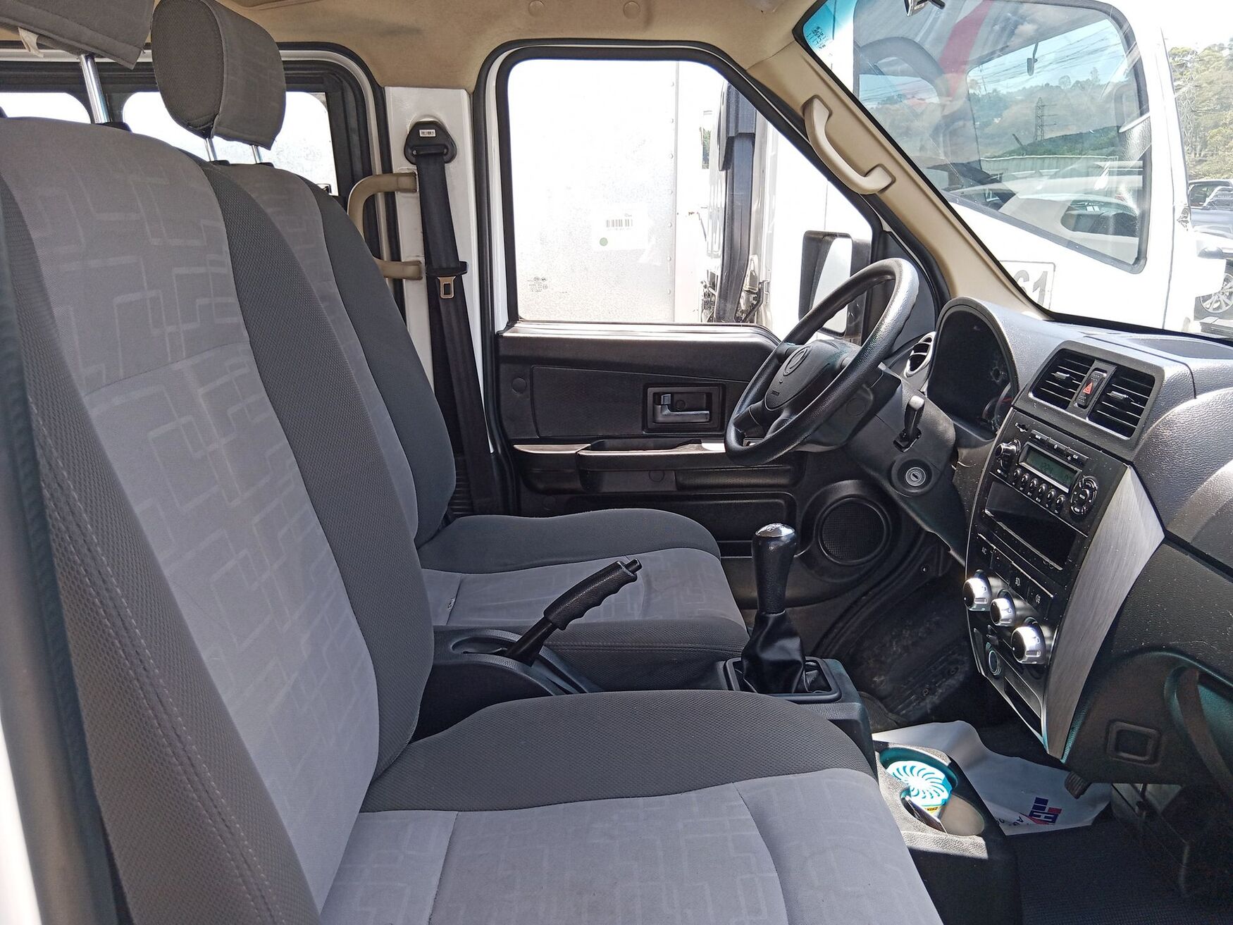 DFSK - C37 - 2024 image number 2