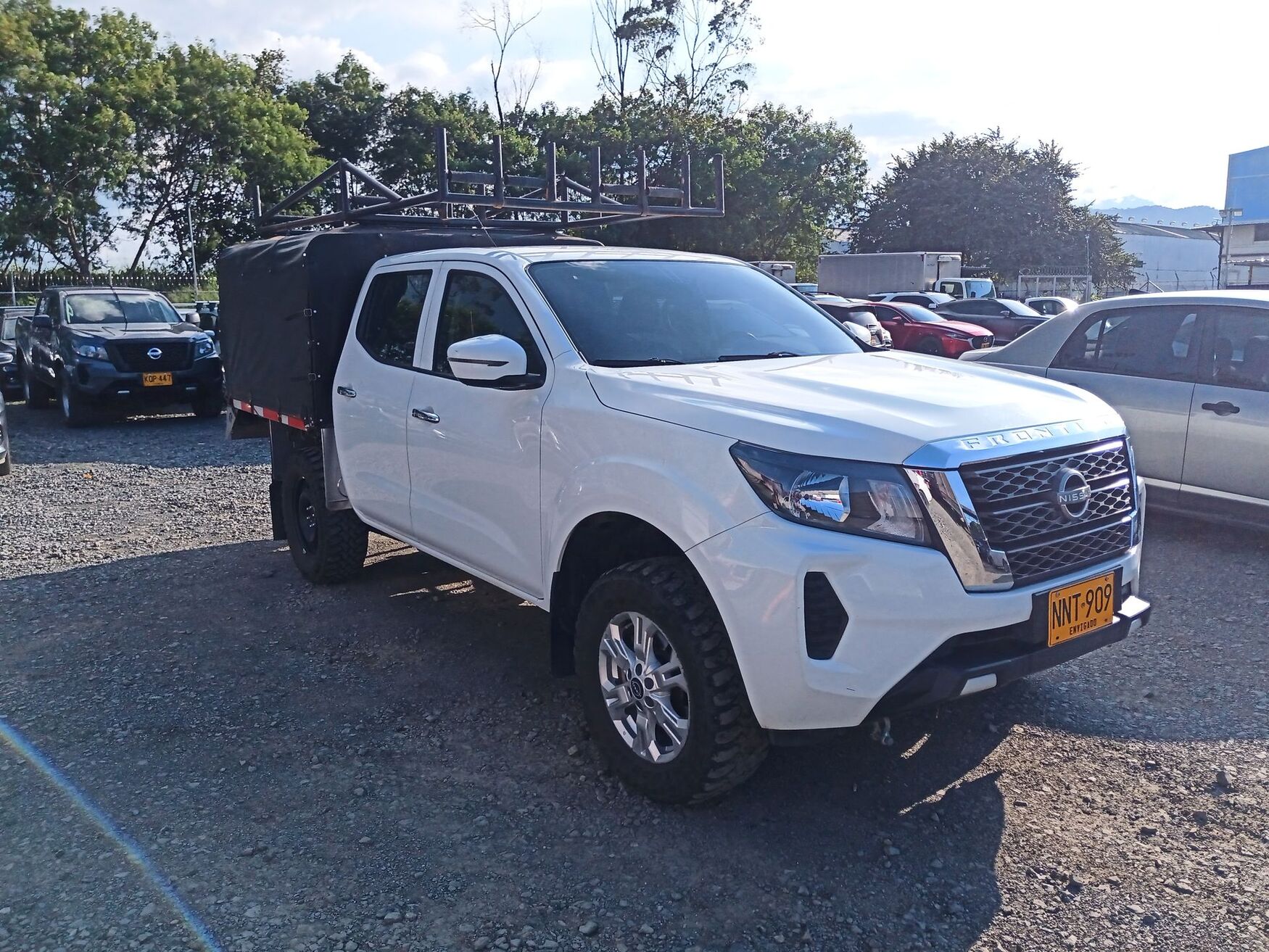 Nissan - Frontier - 2024 image number 1