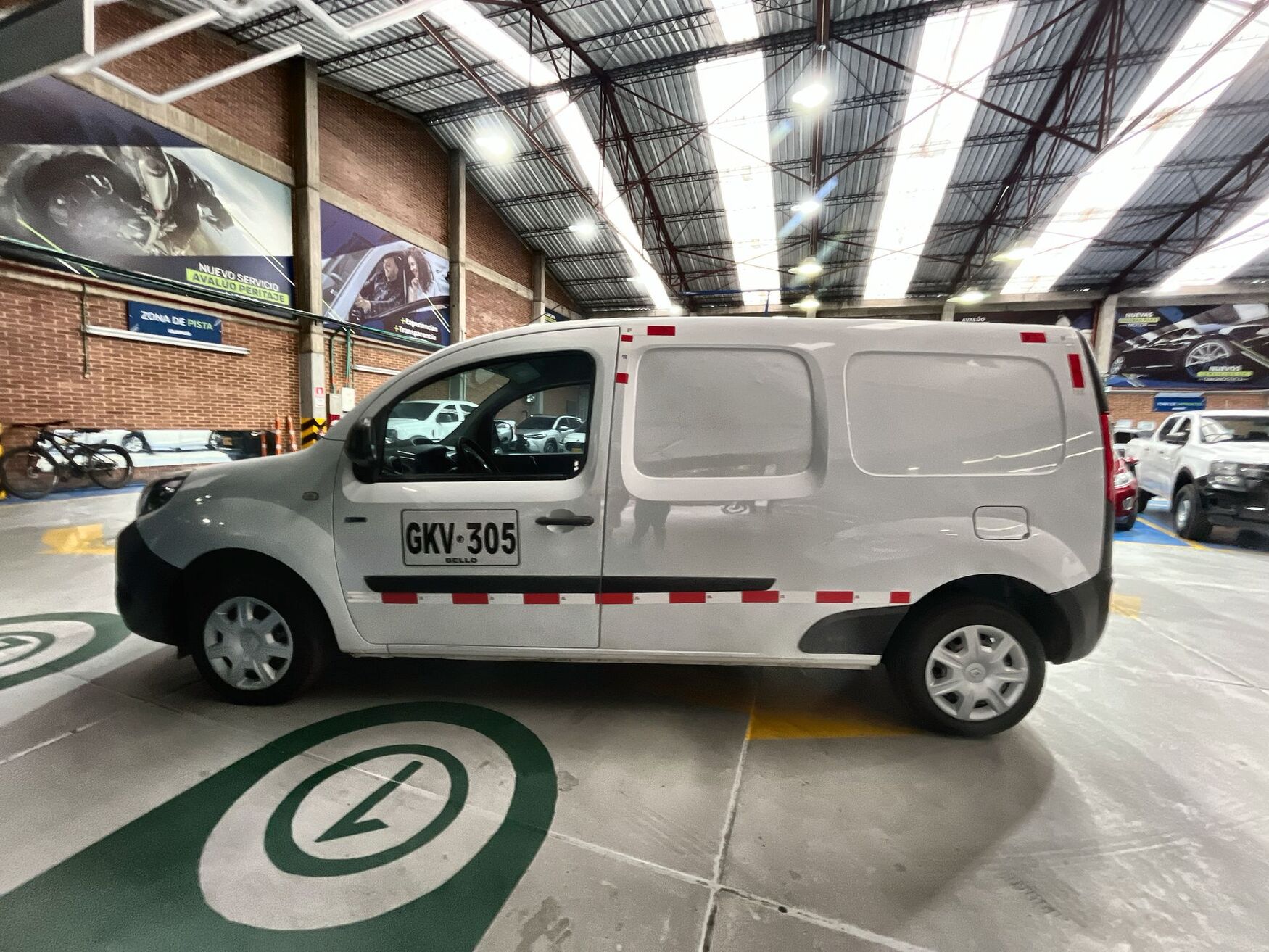 Renault - Kangoo ZE - 2020 image number 6