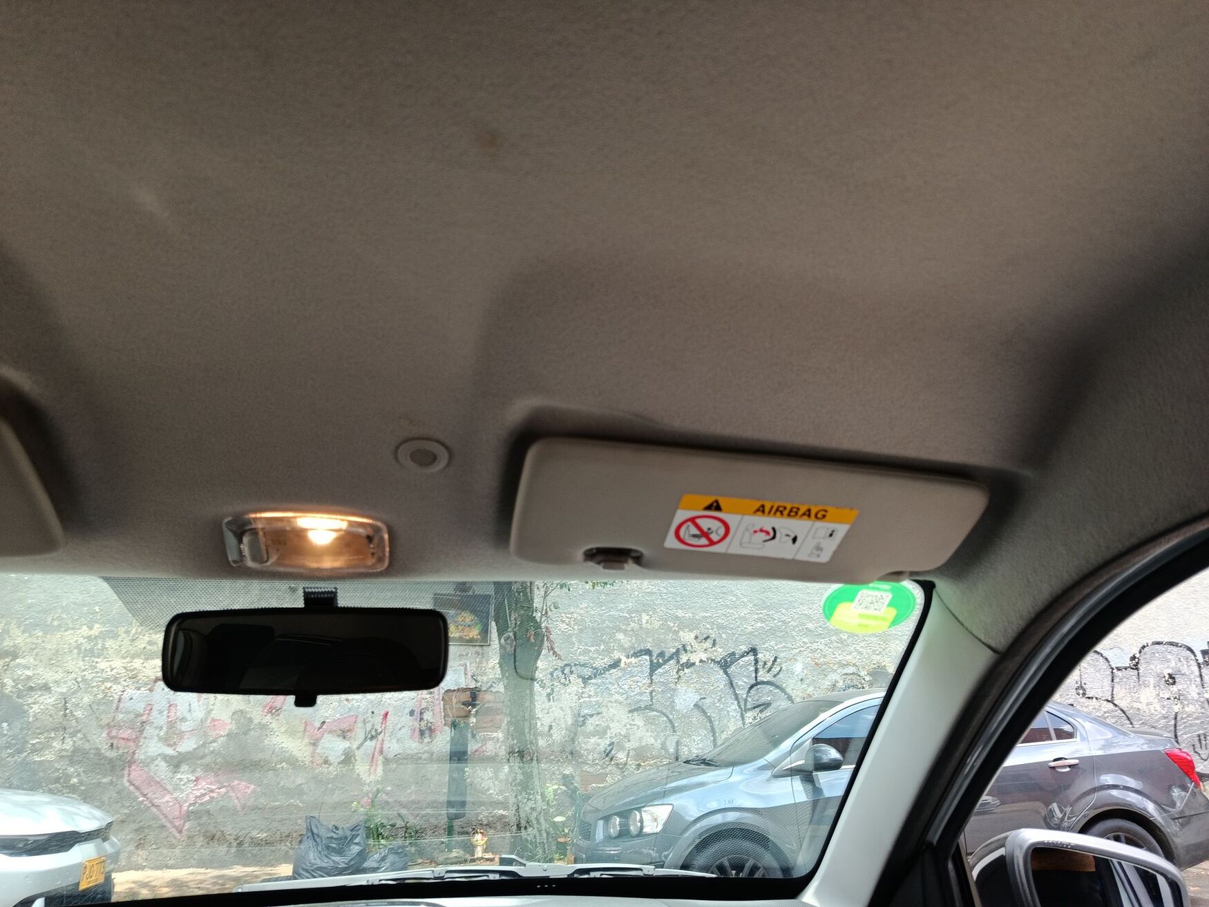 Renault - Kwid - 2025 image number 3