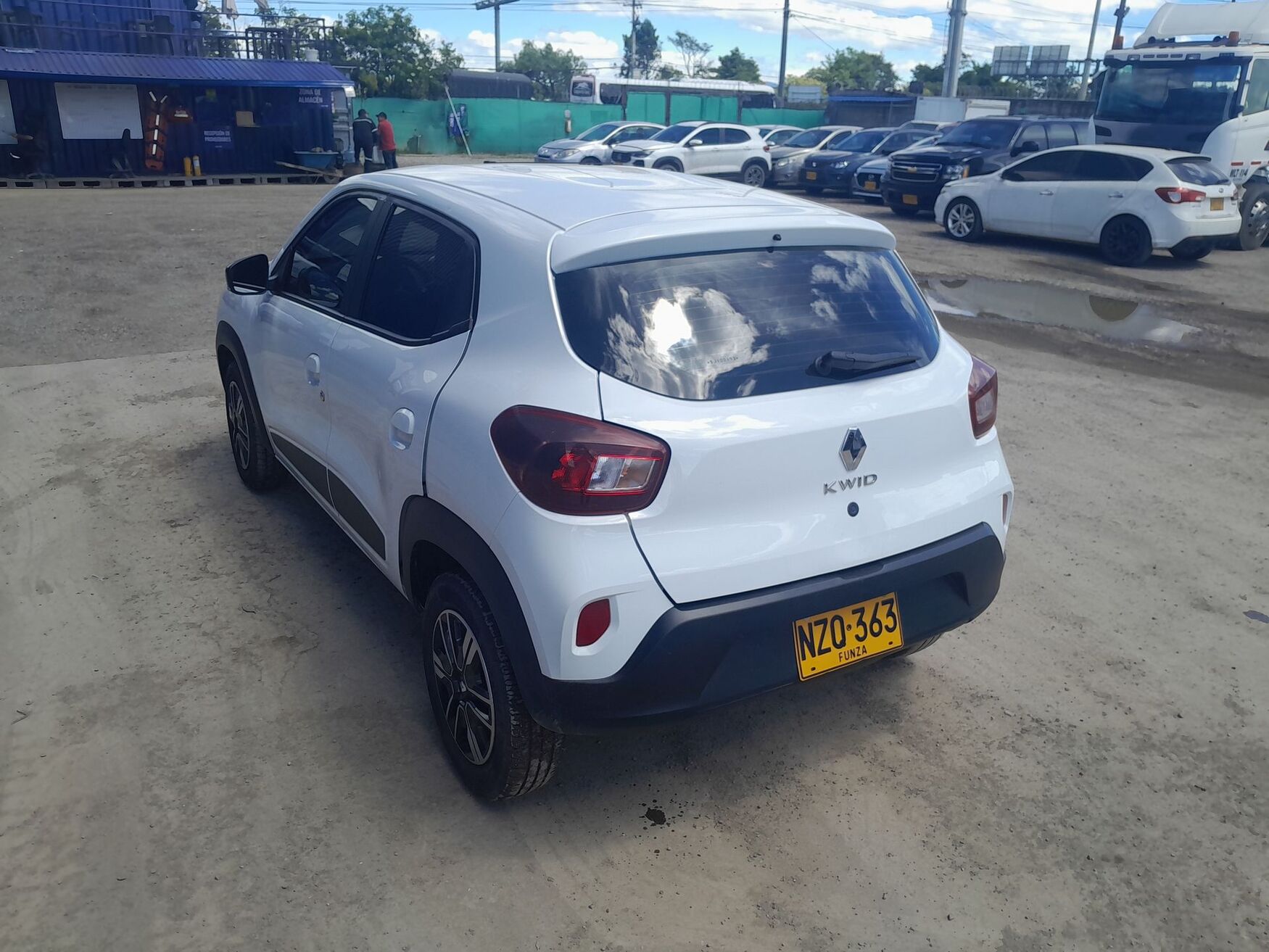 Renault - Kwid - 2025 image number 7