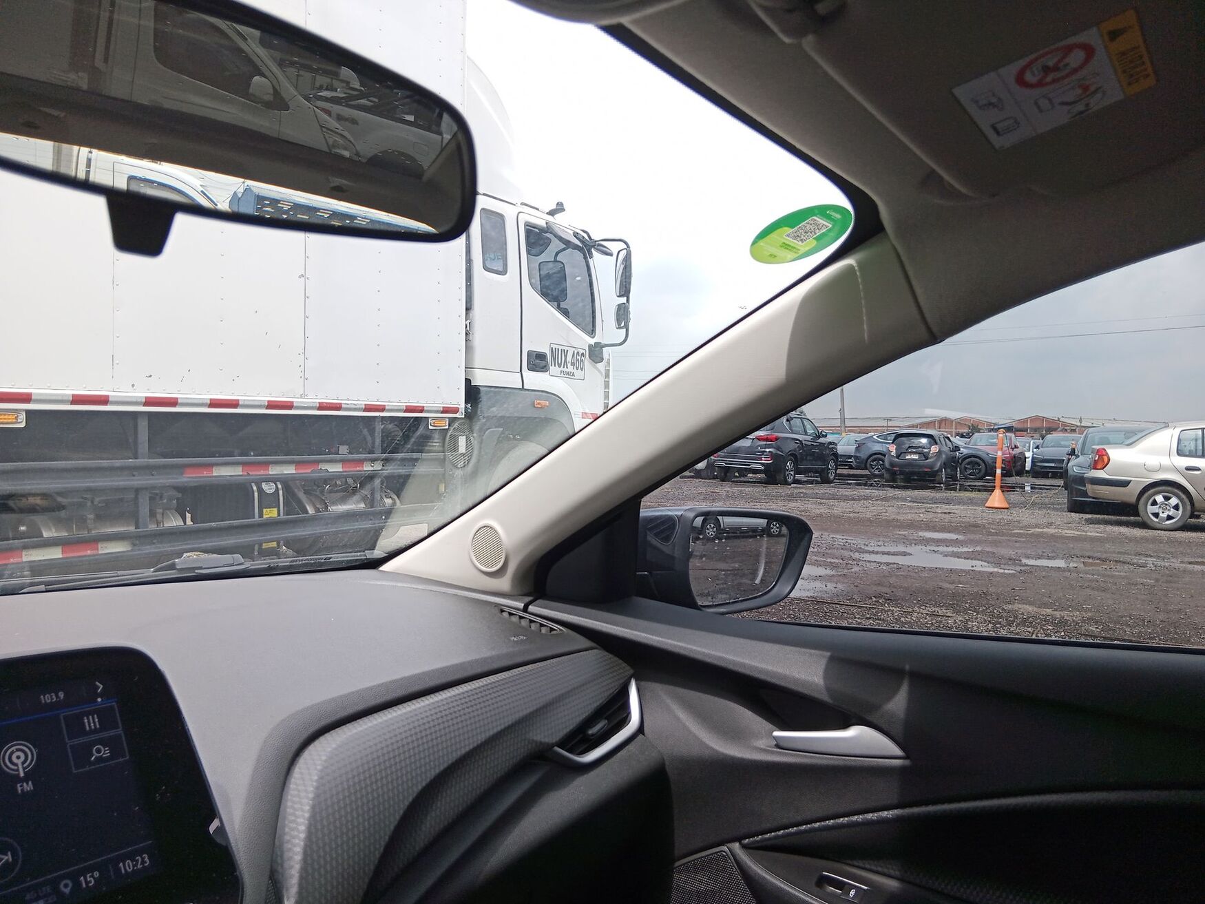 Chevrolet - Onix - 2025 image number 2