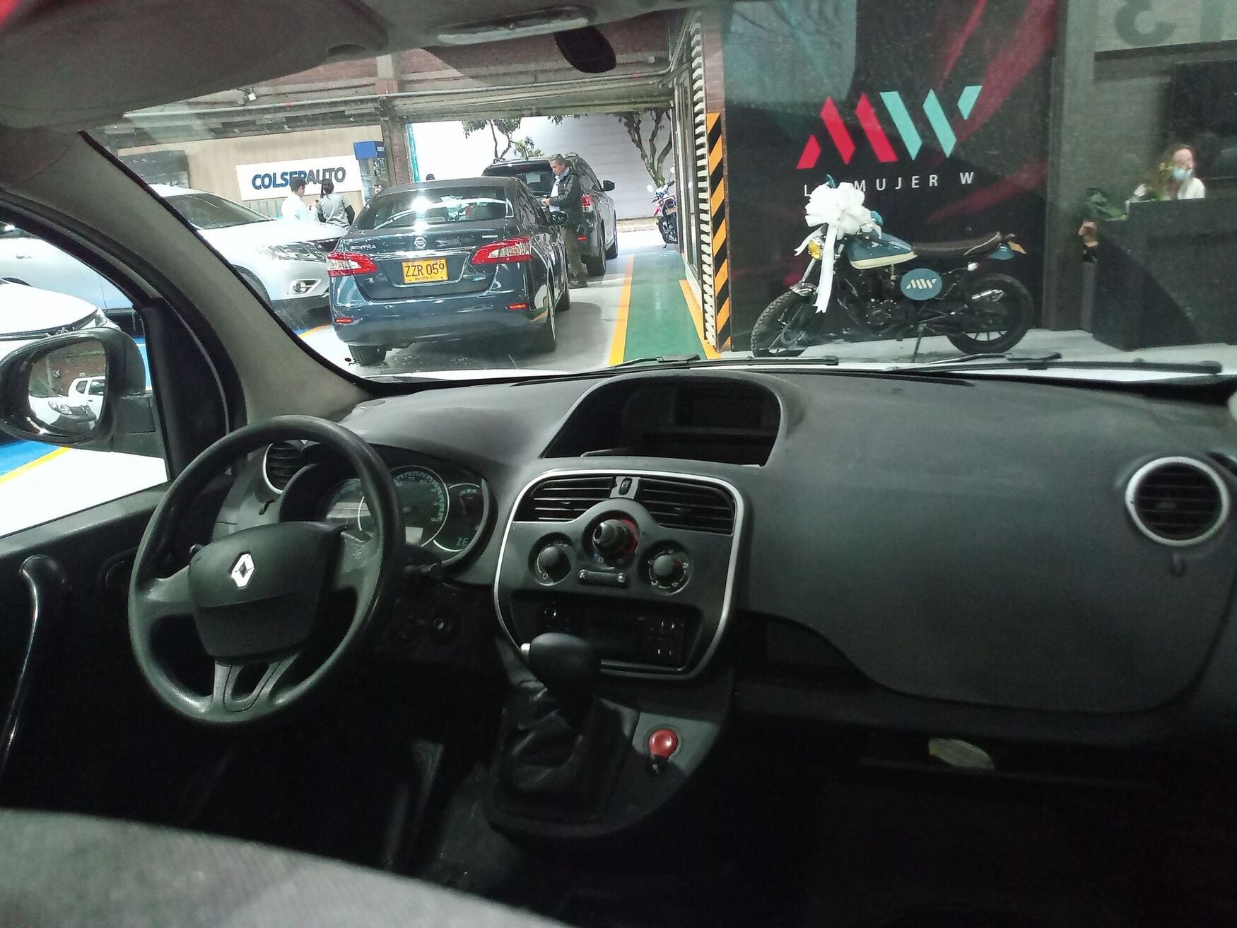 Renault - Kangoo ZE - 2020 image number 11