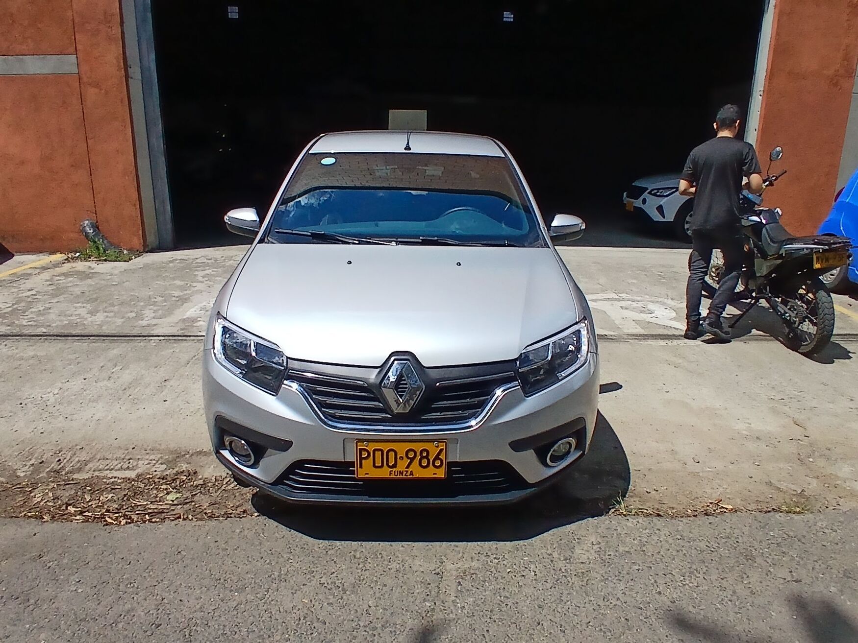 Renault - Logan - 2026 image number 4