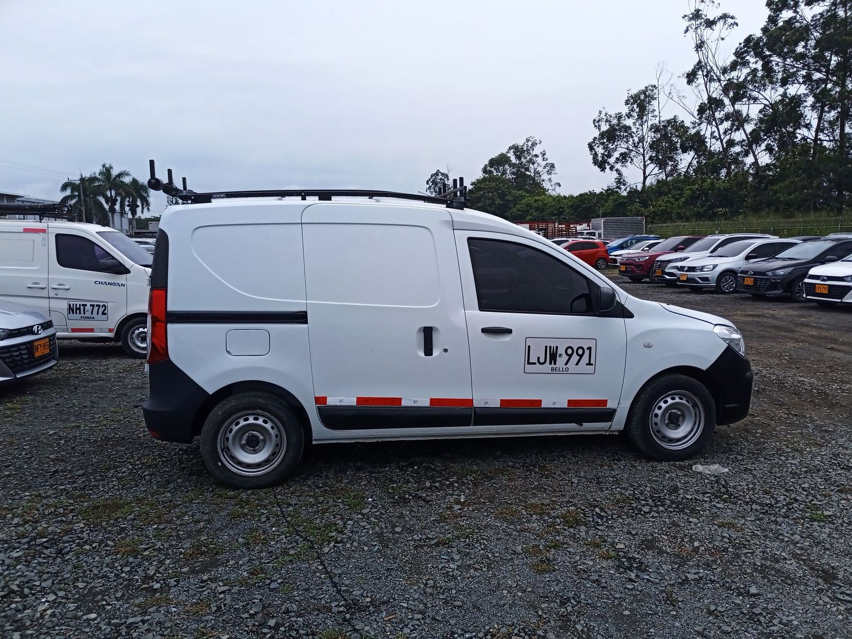 Renault - Kangoo - 2023 image number 10