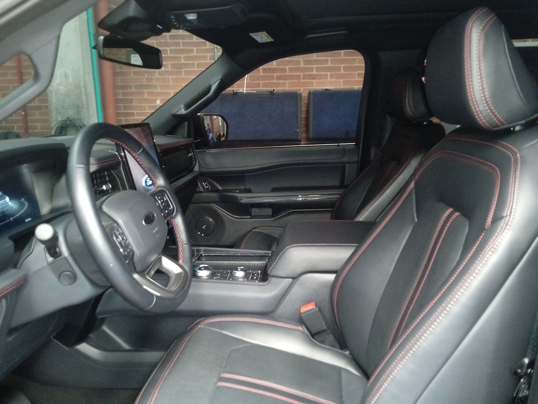 Ford - Expedition - 2024 image number 3