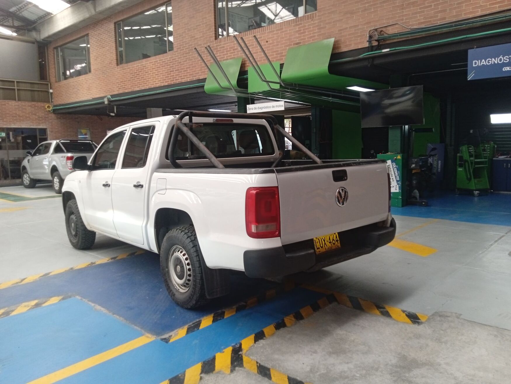 Volkswagen - Amarok - 2023 image number 7