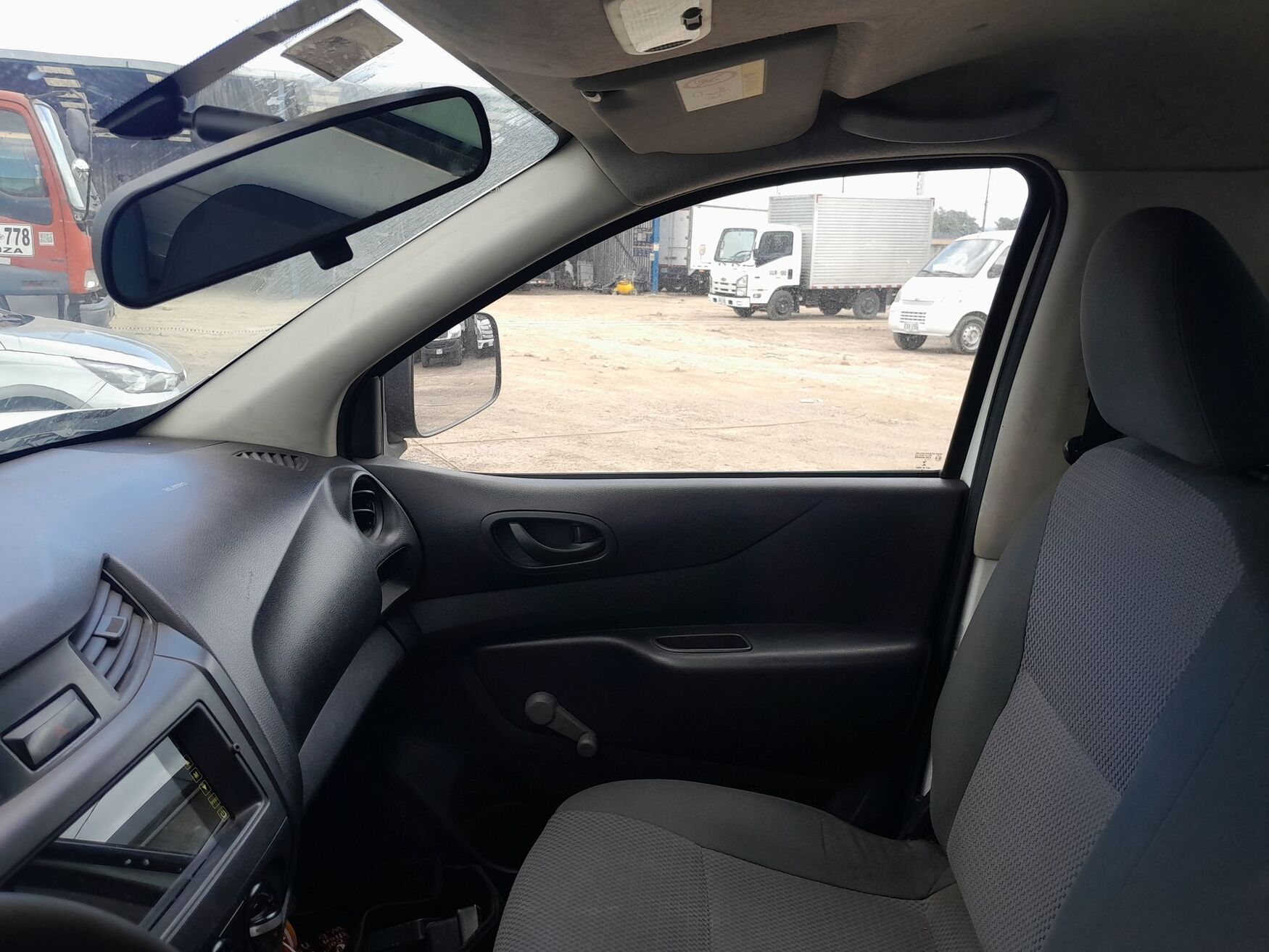 Nissan - Frontier - 2019 image number 3