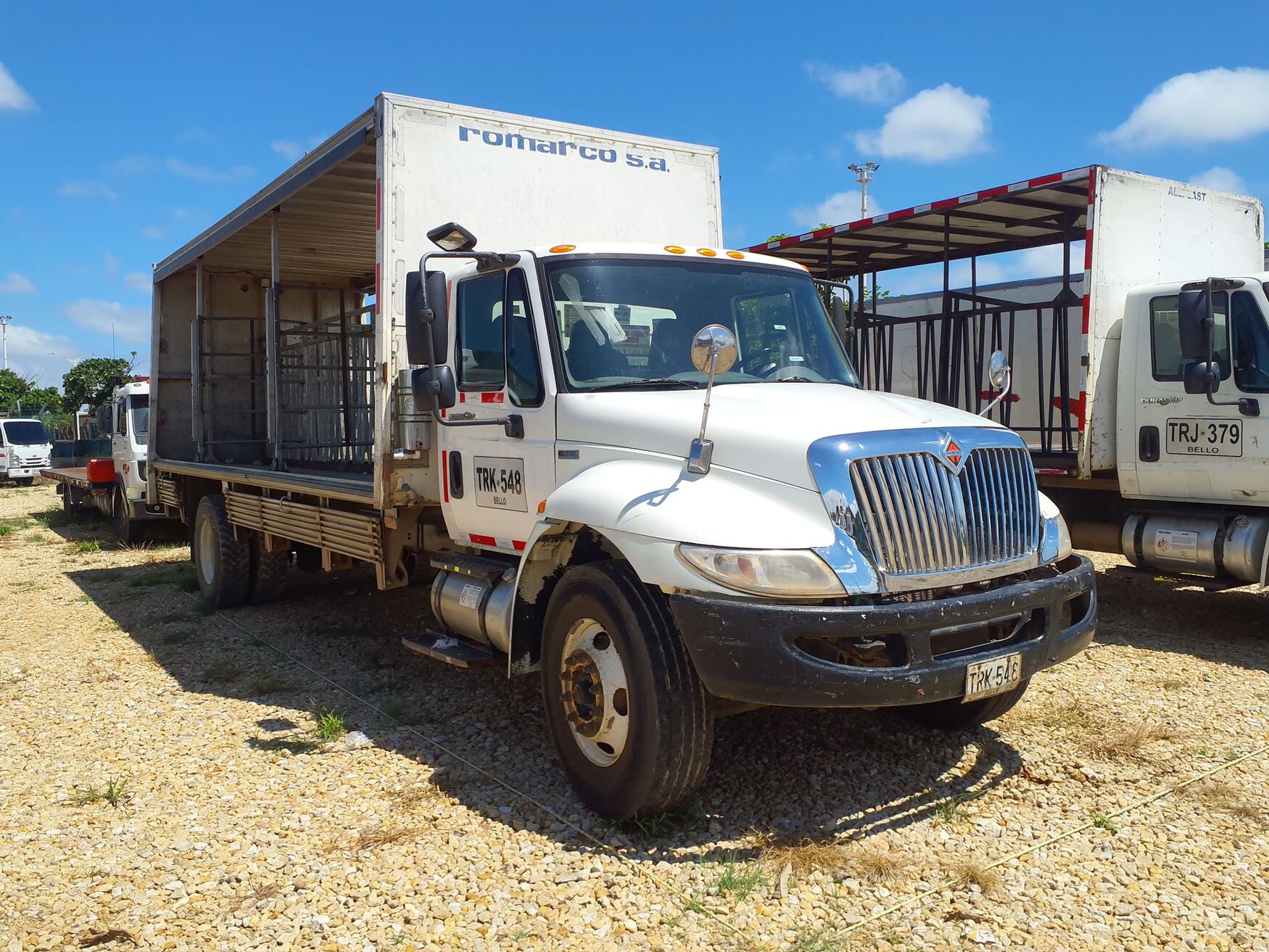 International - 4300 - 2013 image number 1