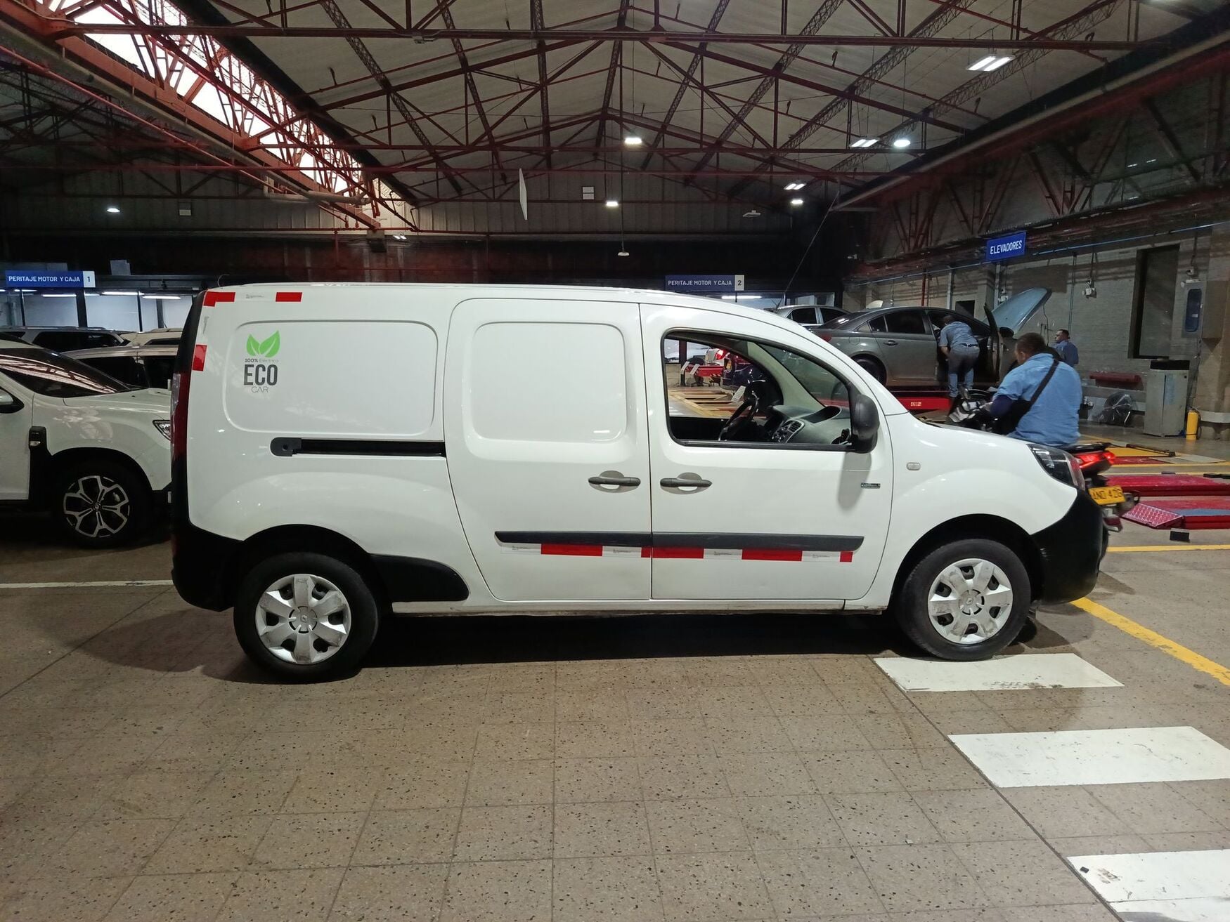 Renault - Kangoo ZE - 2020 image number 10