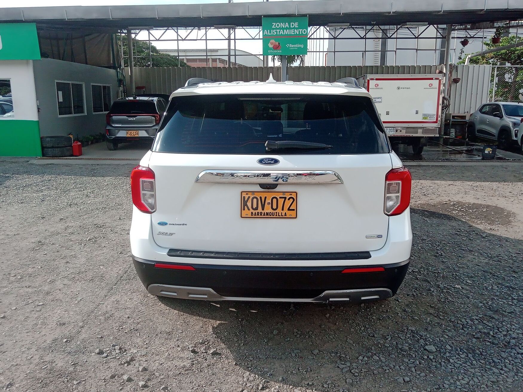 Ford - Explorer - 2021 image number 8