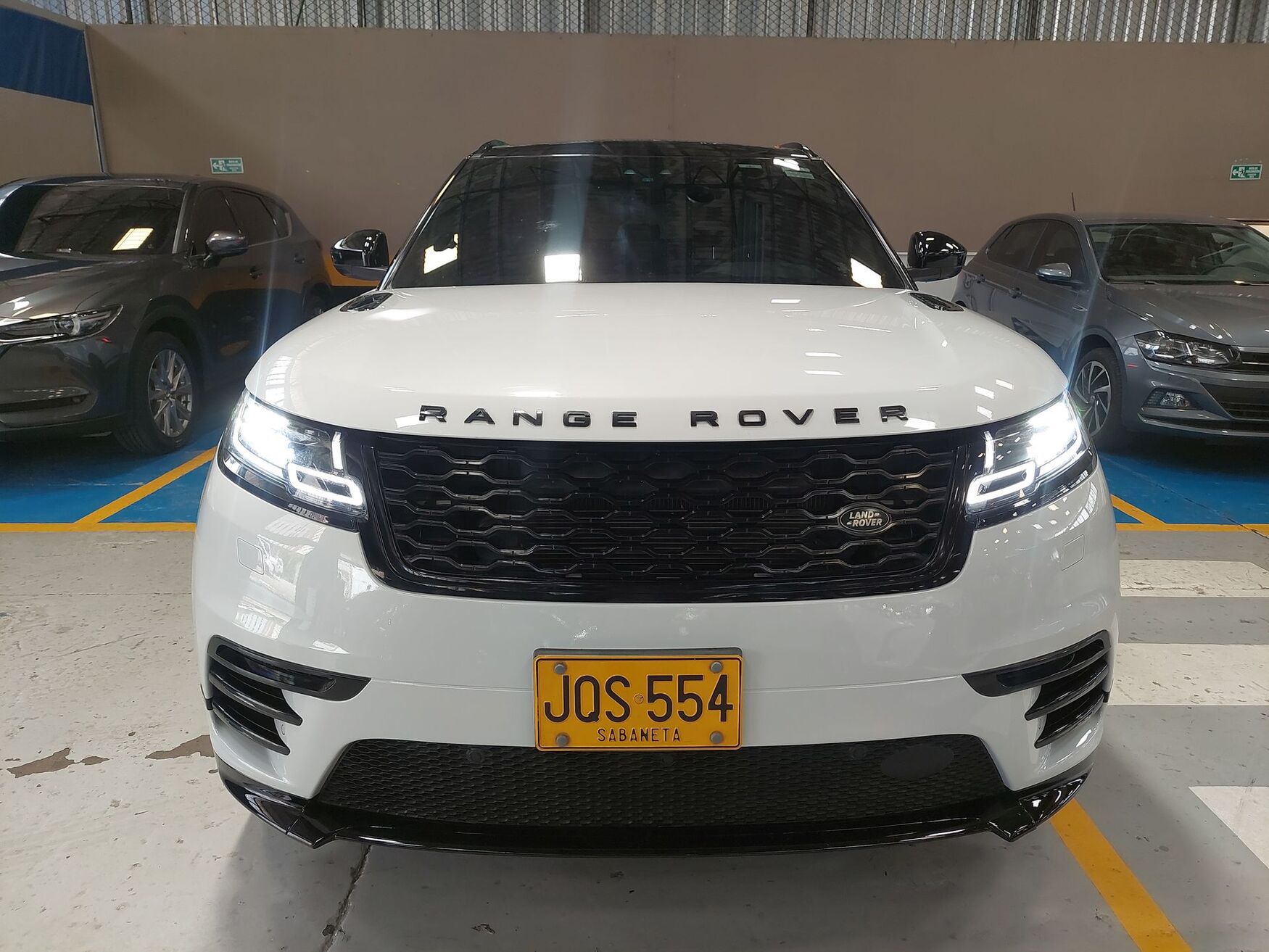 Land Rover - Velar - 2020 image number 4