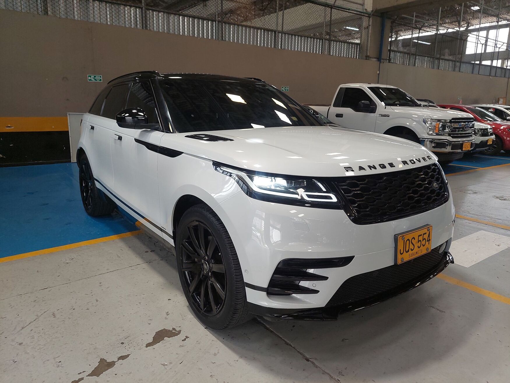 Land Rover - Velar - 2020 image number 1