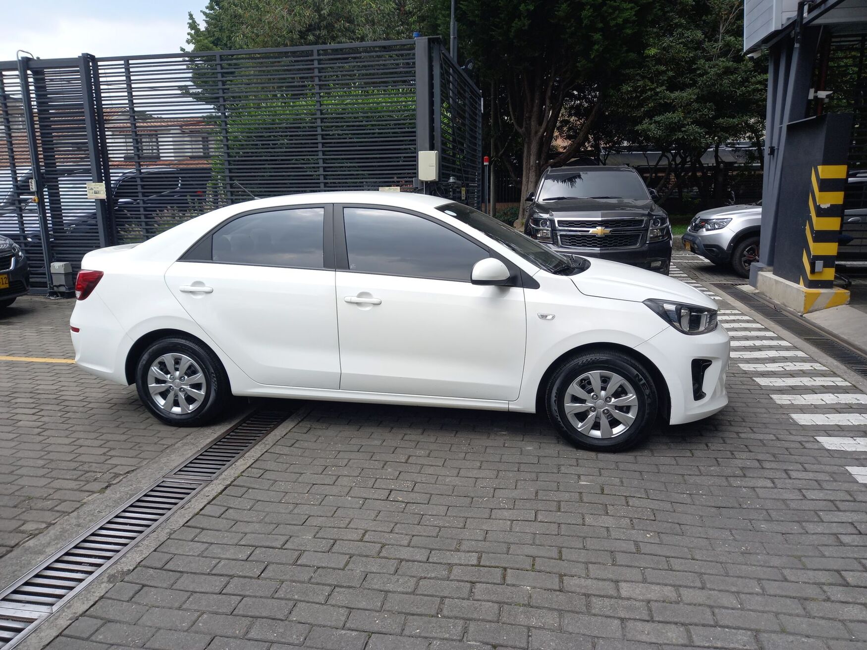 Kia - Soluto - 2025 image number 9