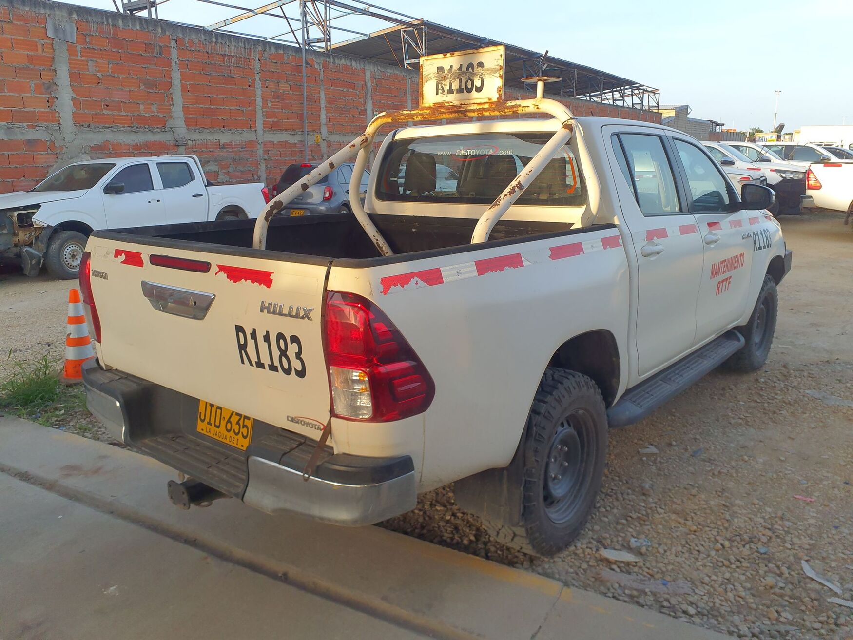 Toyota - Hilux - 2022 image number 9