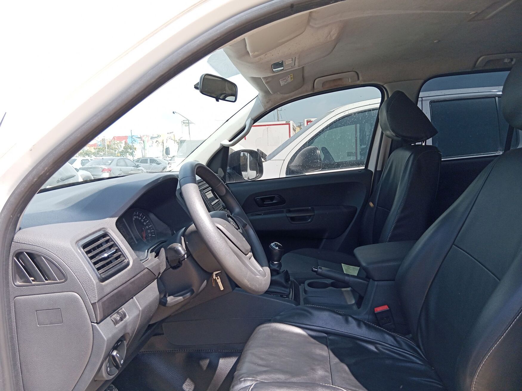 Volkswagen - Amarok - 2023 image number 2