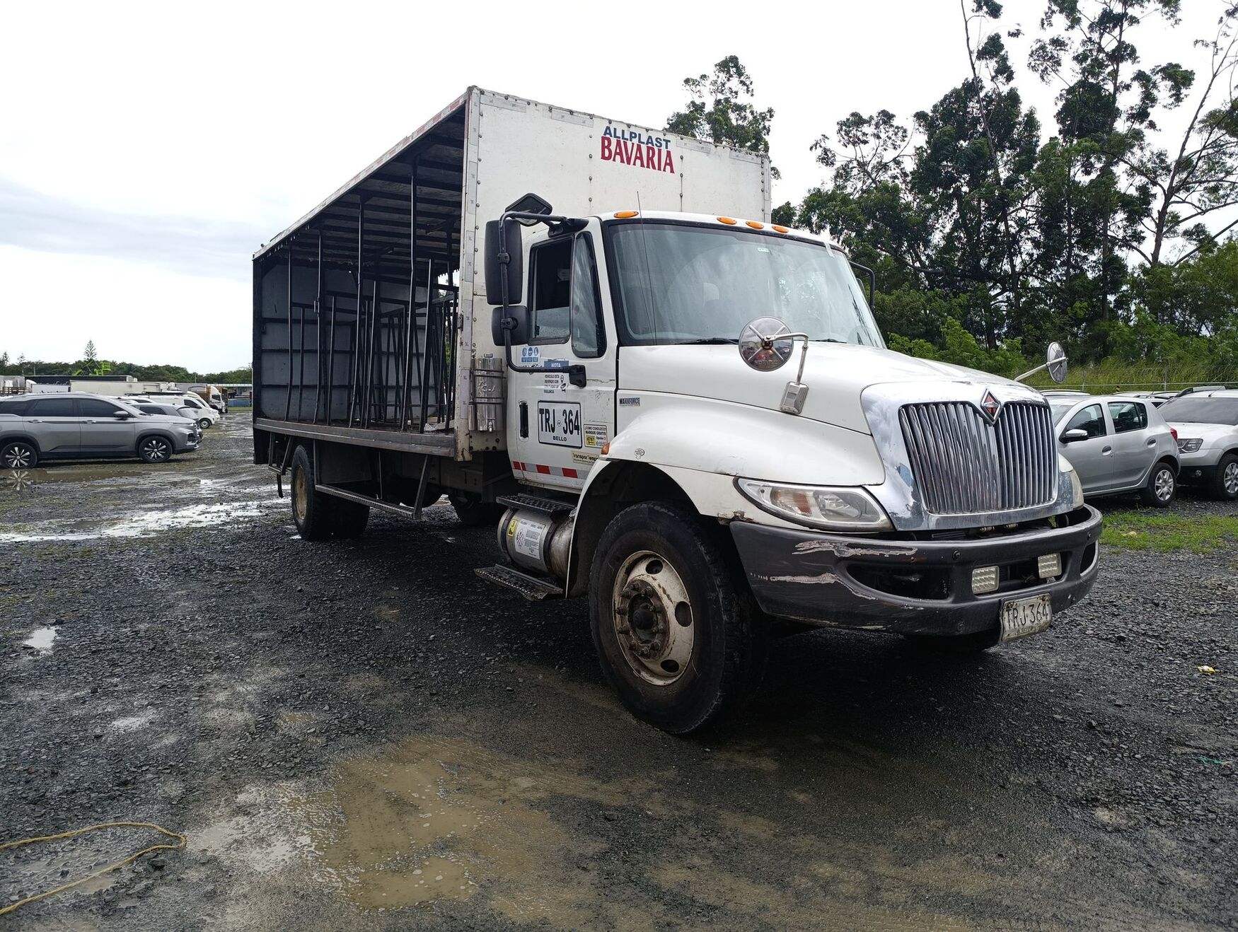 International - 4300 - 2012 image number 1