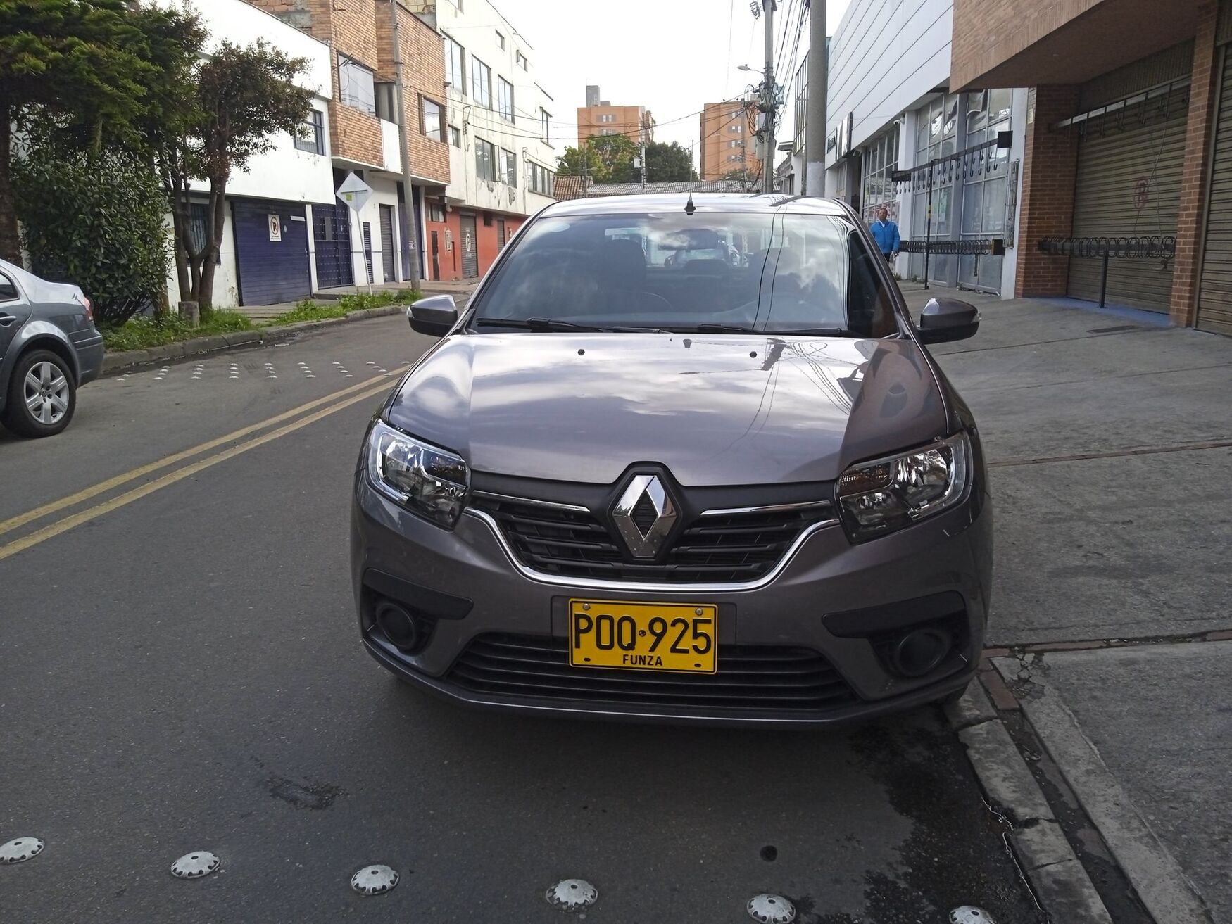 Renault - Logan - 2025 image number 4