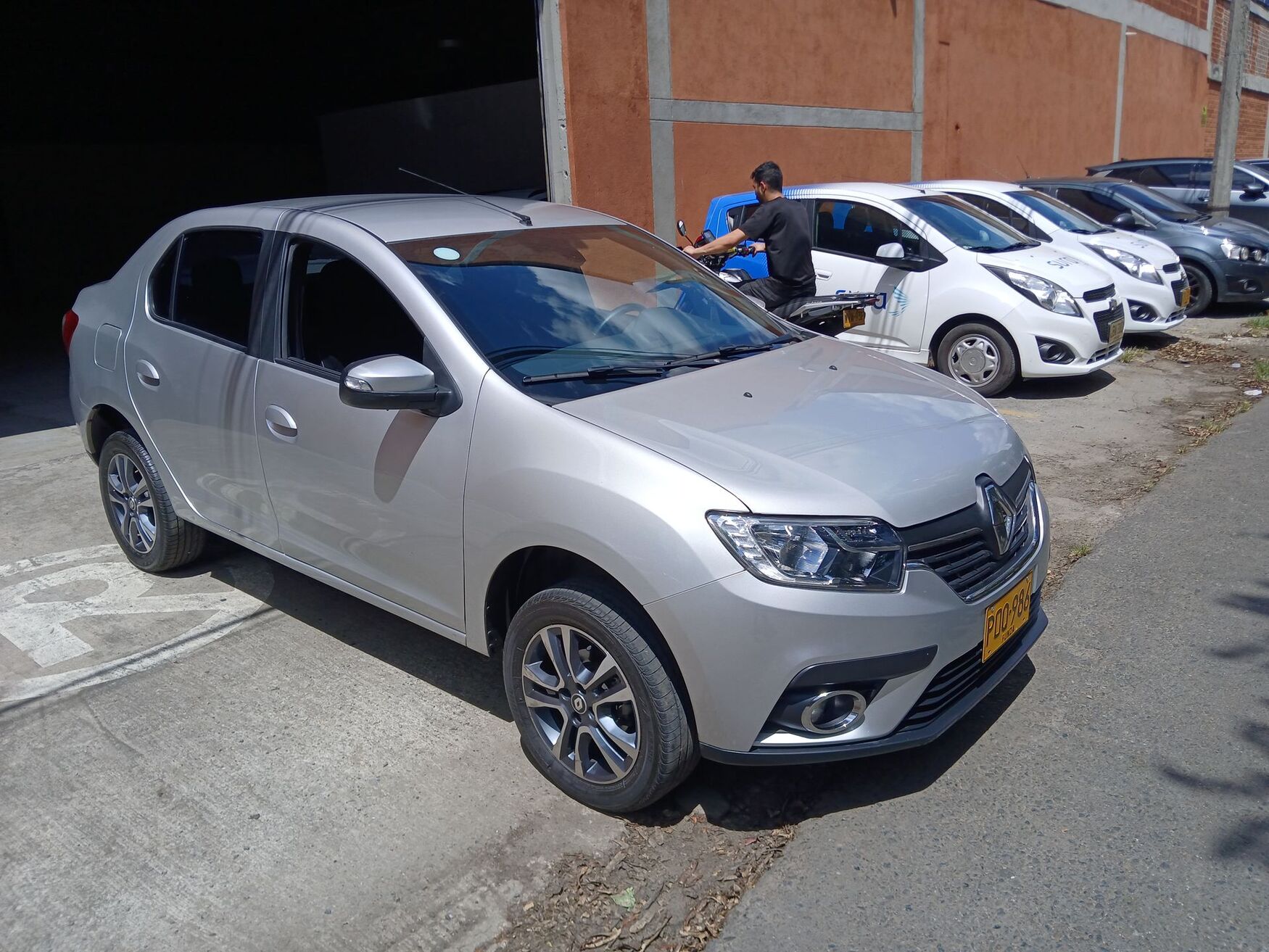 Renault - Logan - 2026 image number 1