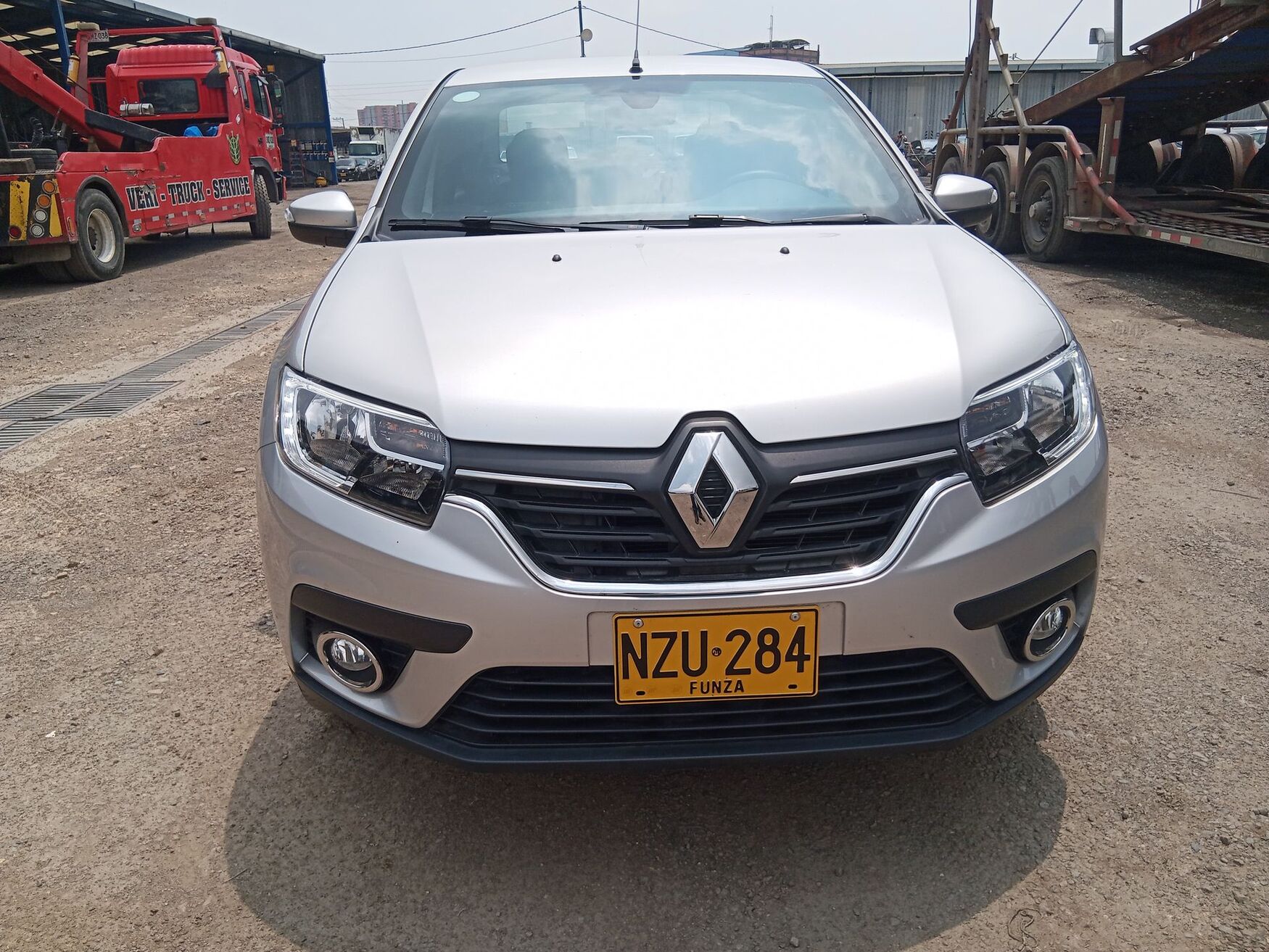 Renault - Logan - 2026 image number 4