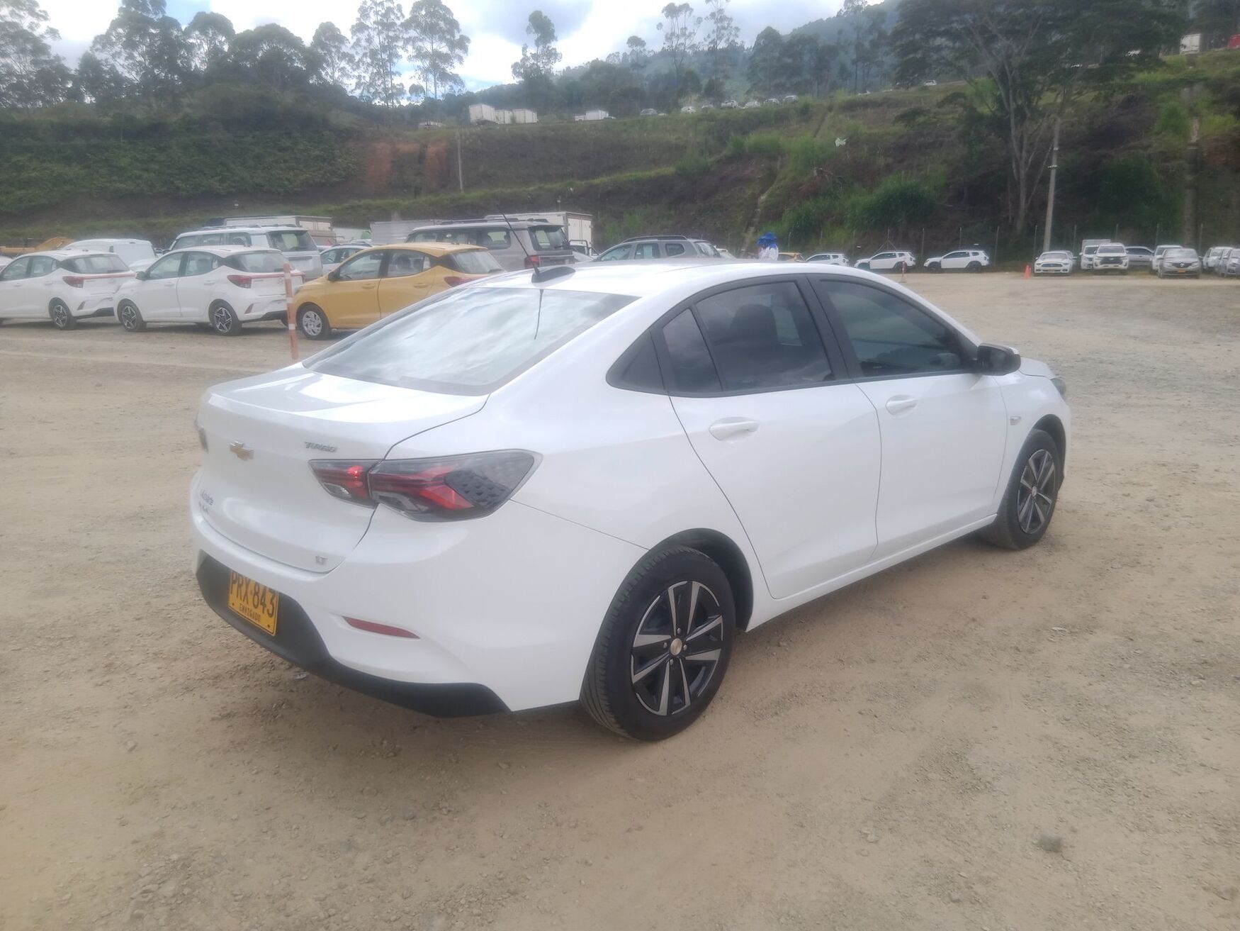 Chevrolet - Onix - 2026 image number 9