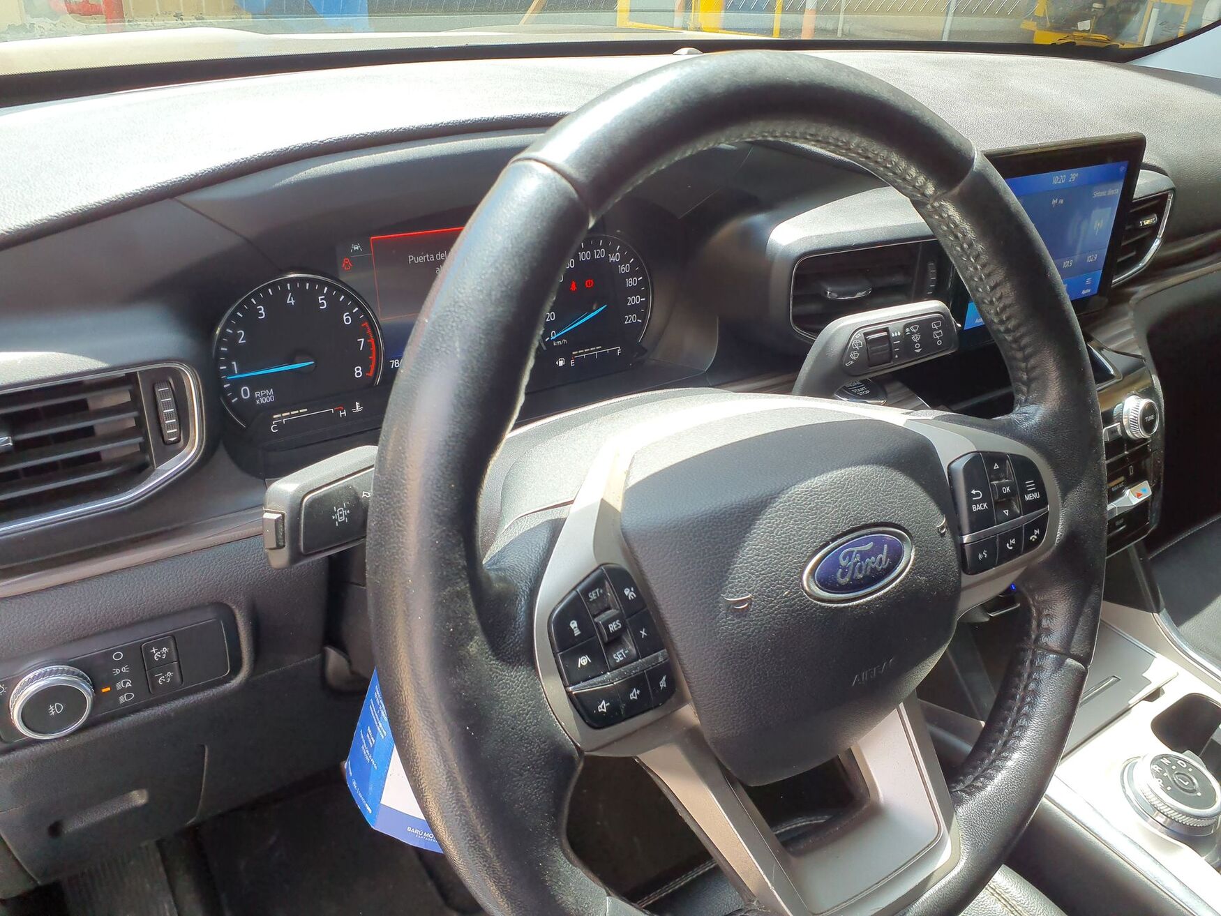 Ford - Explorer - 2021 image number 3