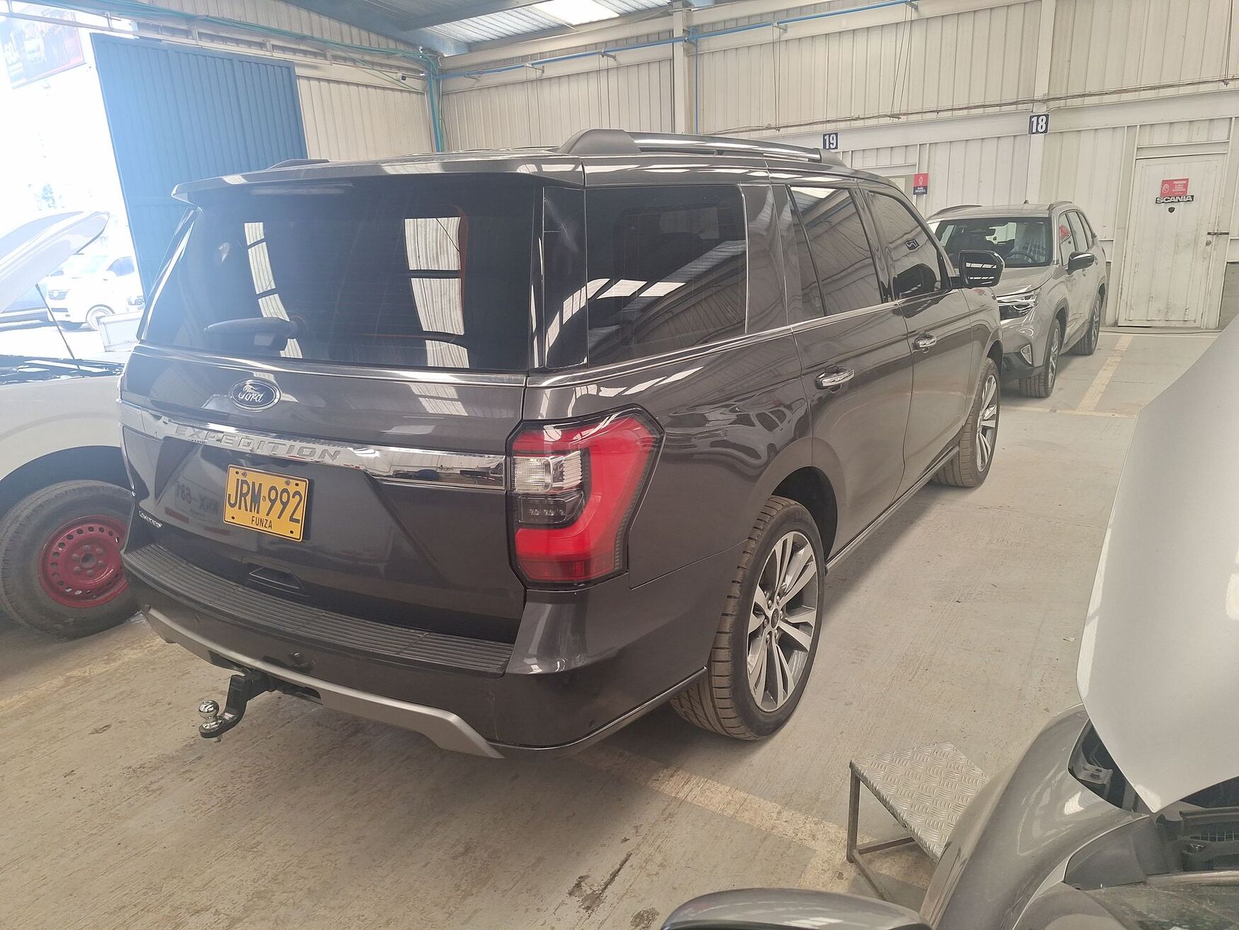 Ford - Expedition - 2020 image number 9