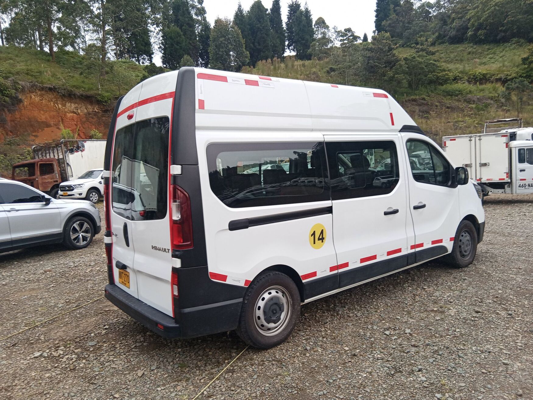 Renault - Trafic - 2024 image number 9