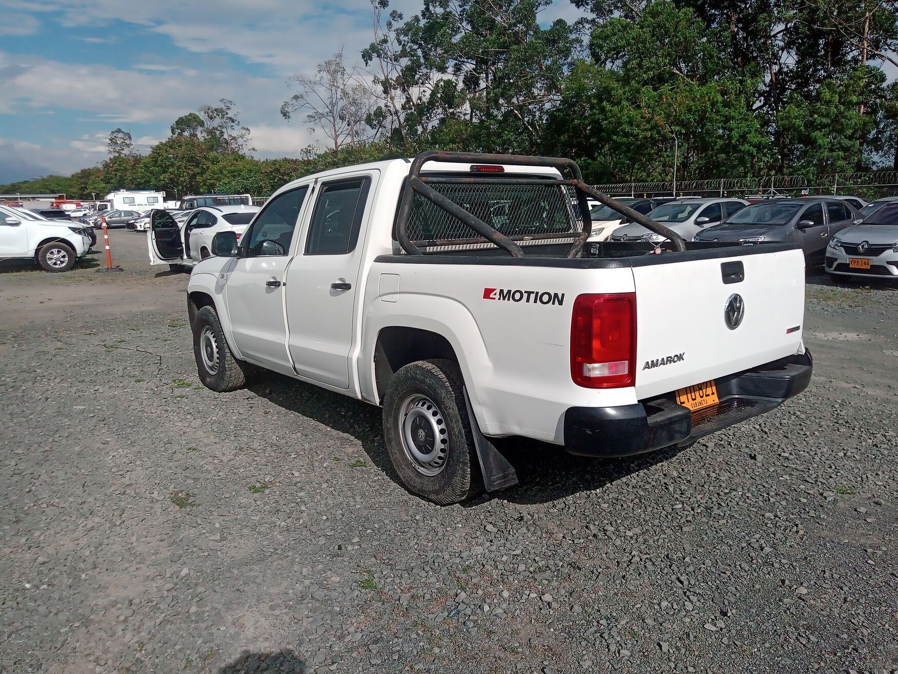 Volkswagen - Amarok - 2023 image number 7