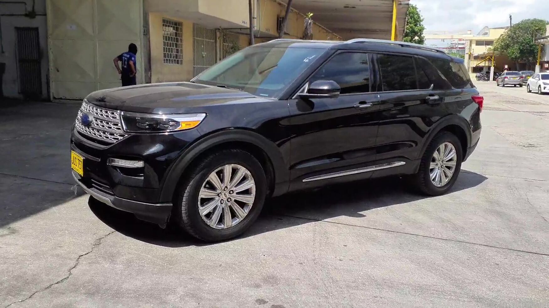 Ford - Explorer - 2021 image number 5