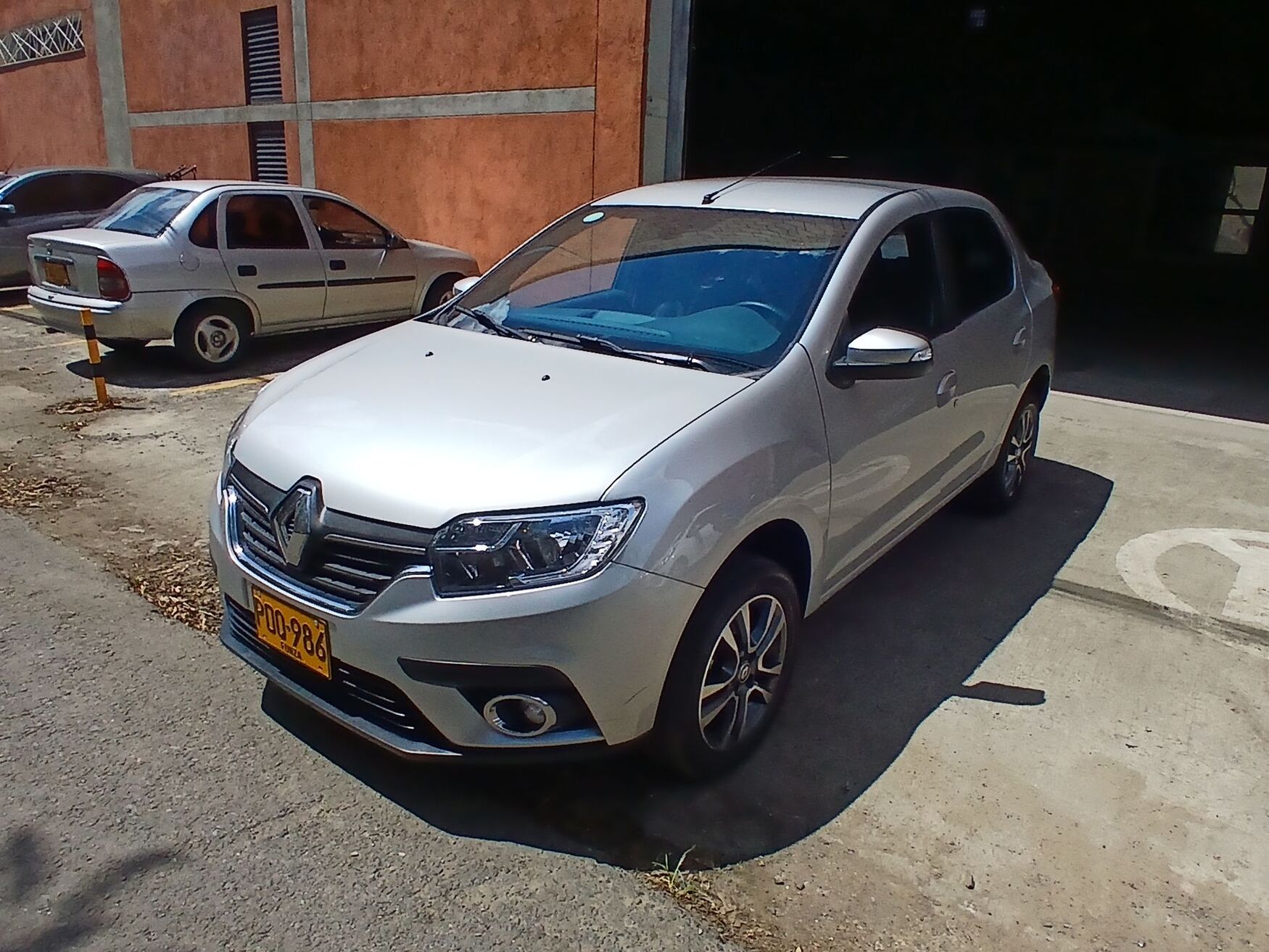 Renault - Logan - 2026 image number 5