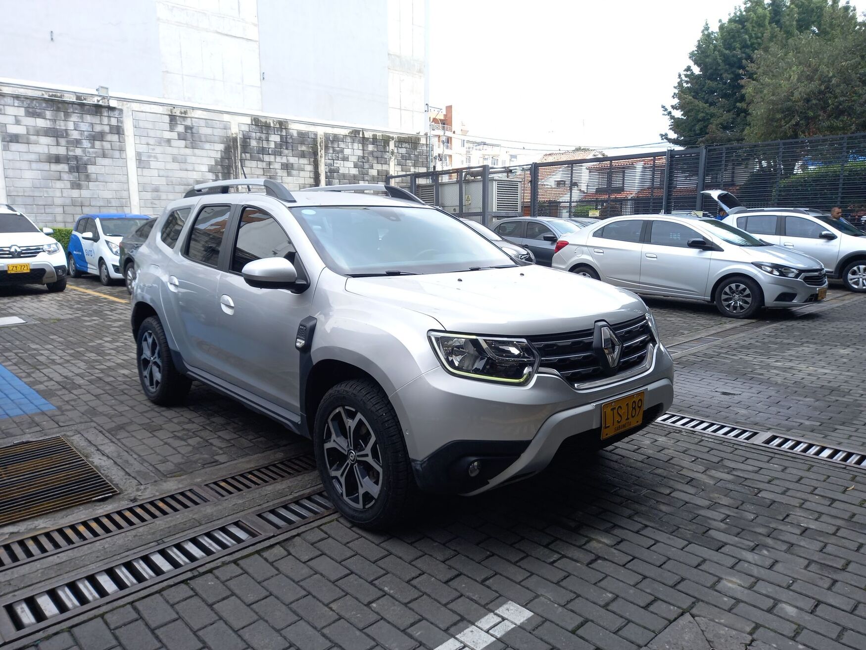 Renault - Duster - 2024 image number 1