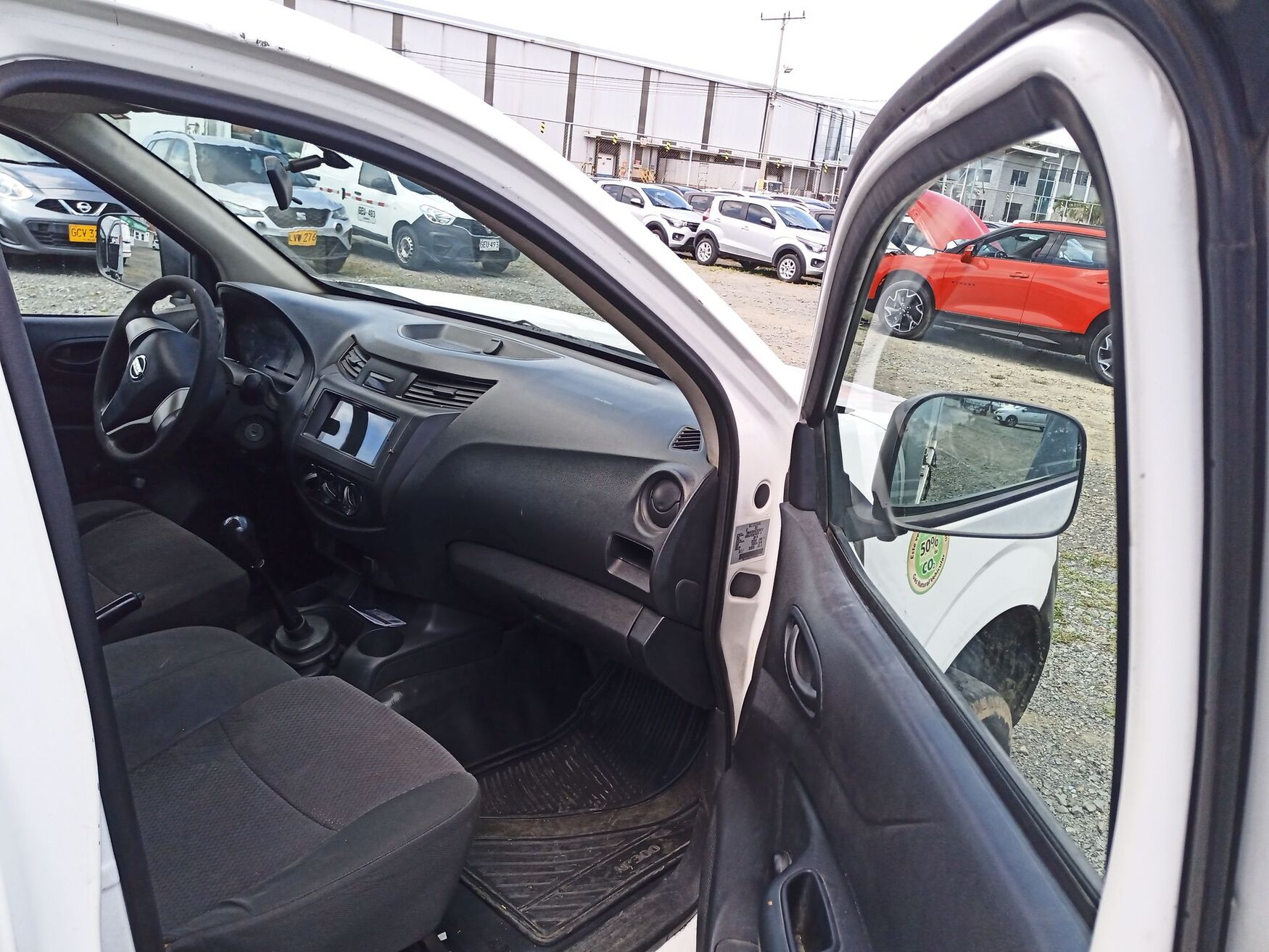 Nissan - Frontier - 2019 image number 2