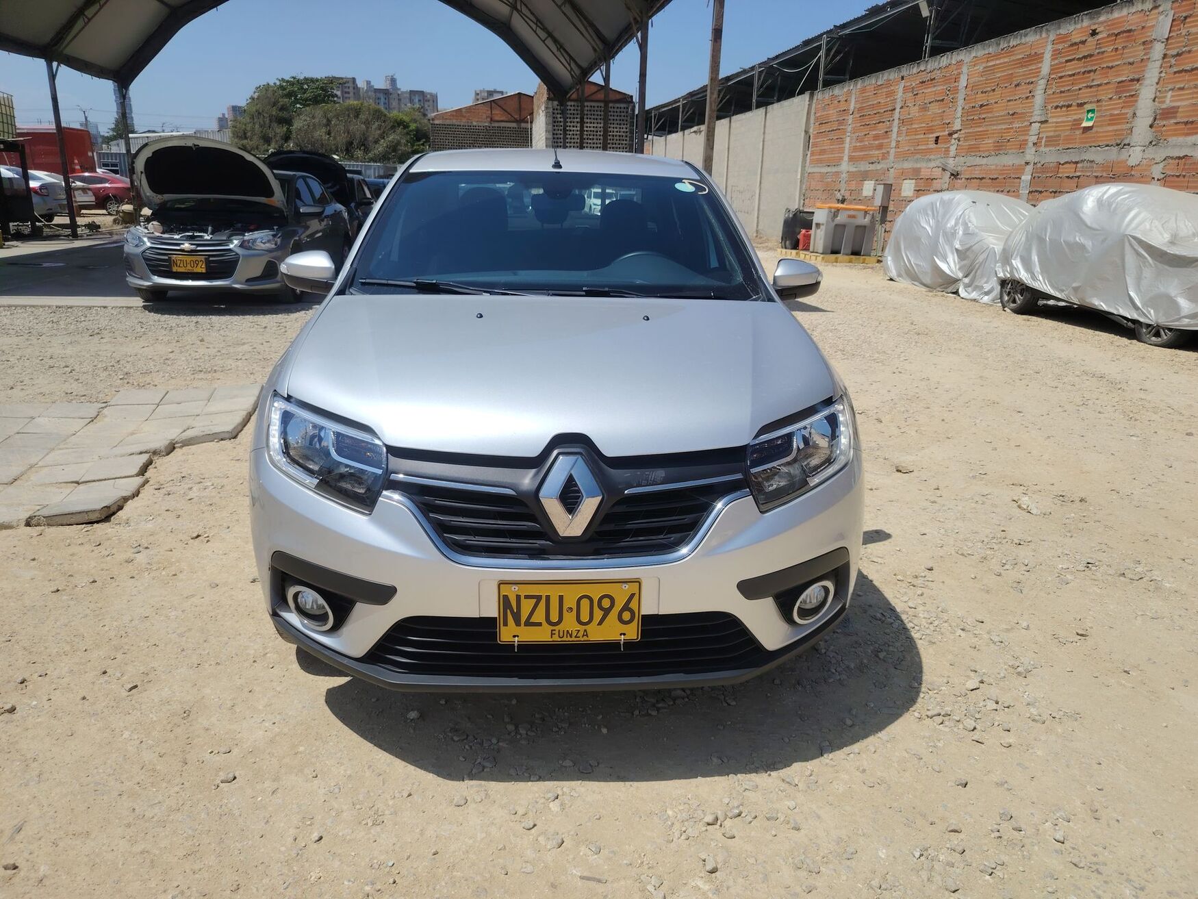 Renault - Logan - 2026 image number 4