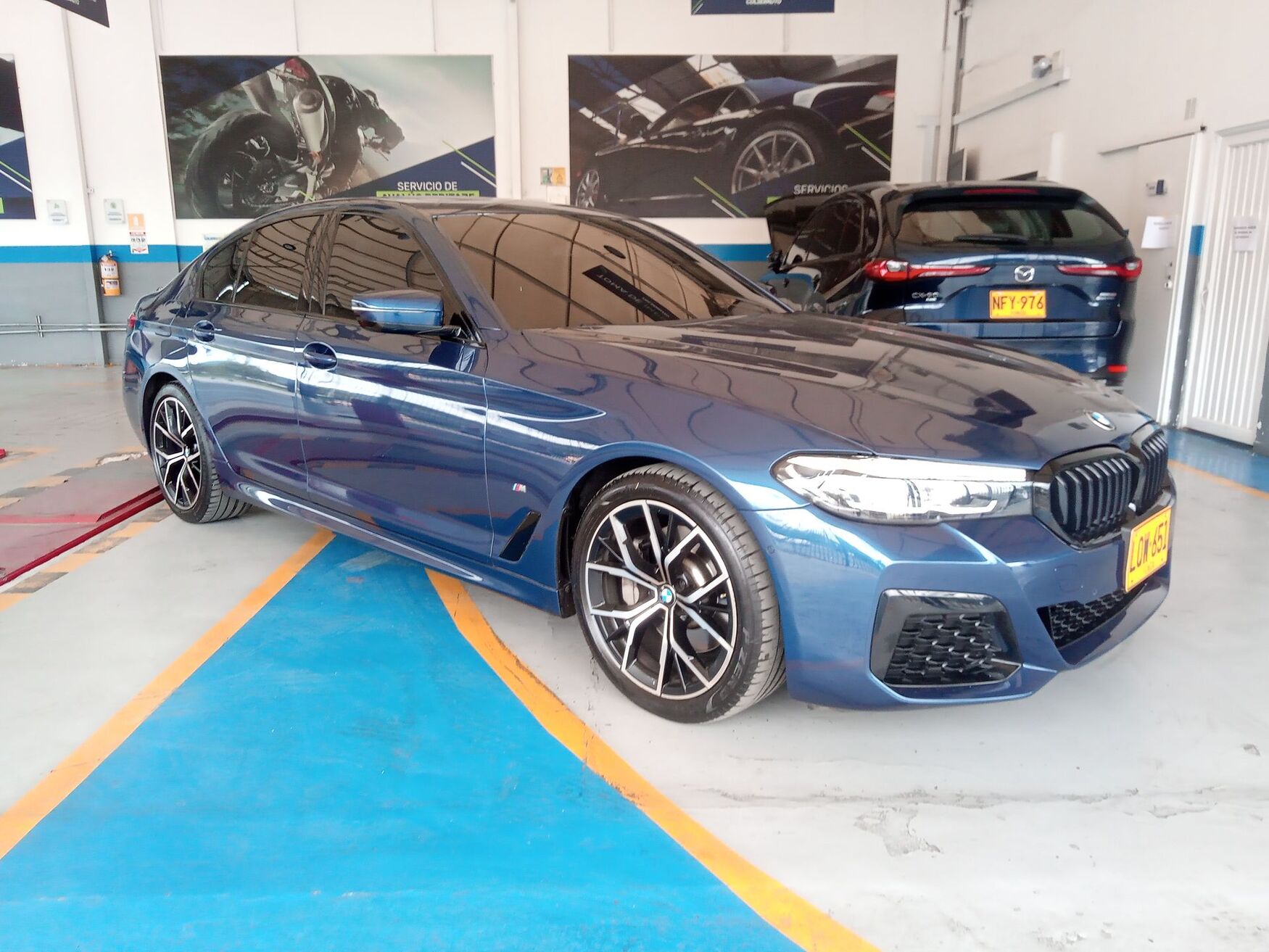 BMW - 530i - 2023 image number 1