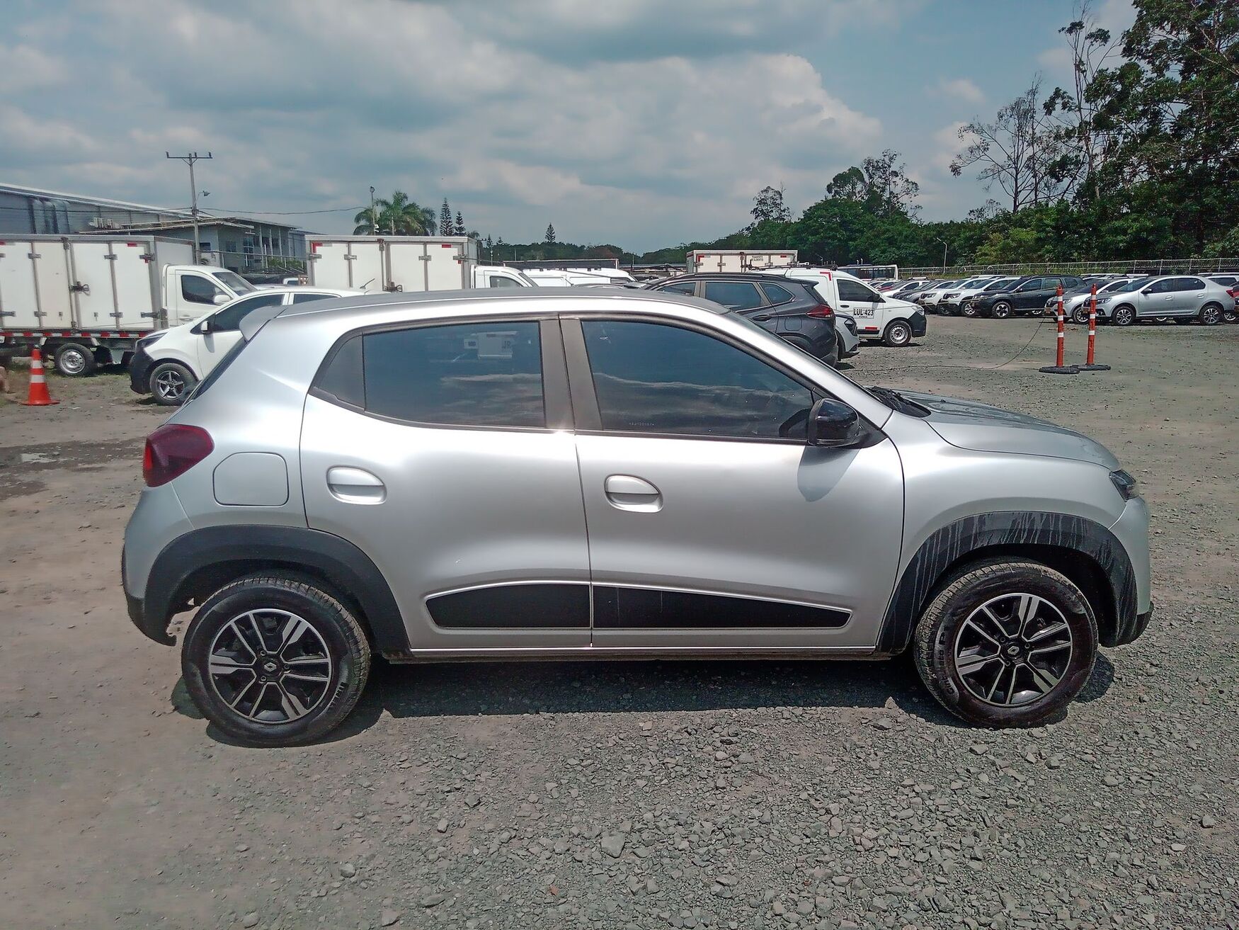 Renault - Kwid - 2025 image number 10