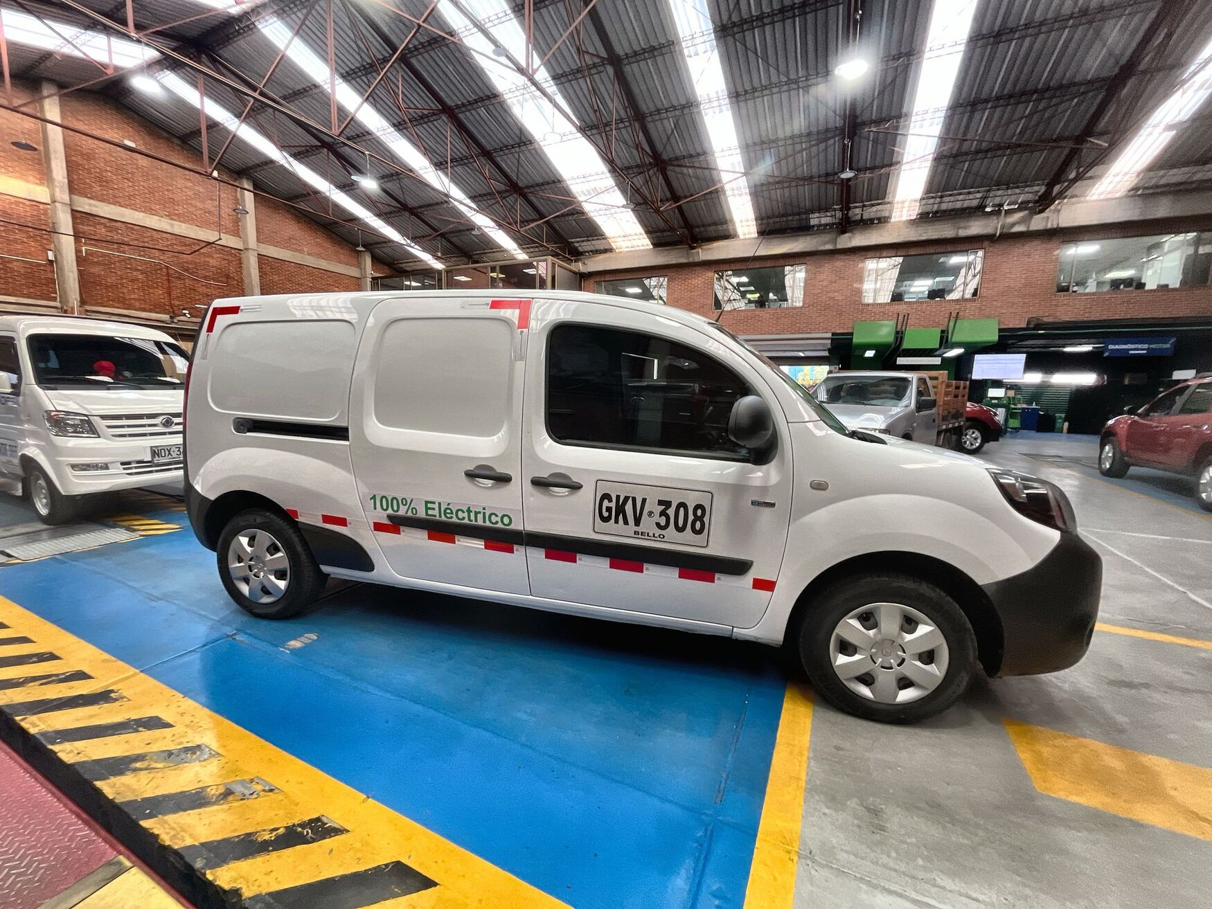 Renault - Kangoo ZE - 2020 image number 10