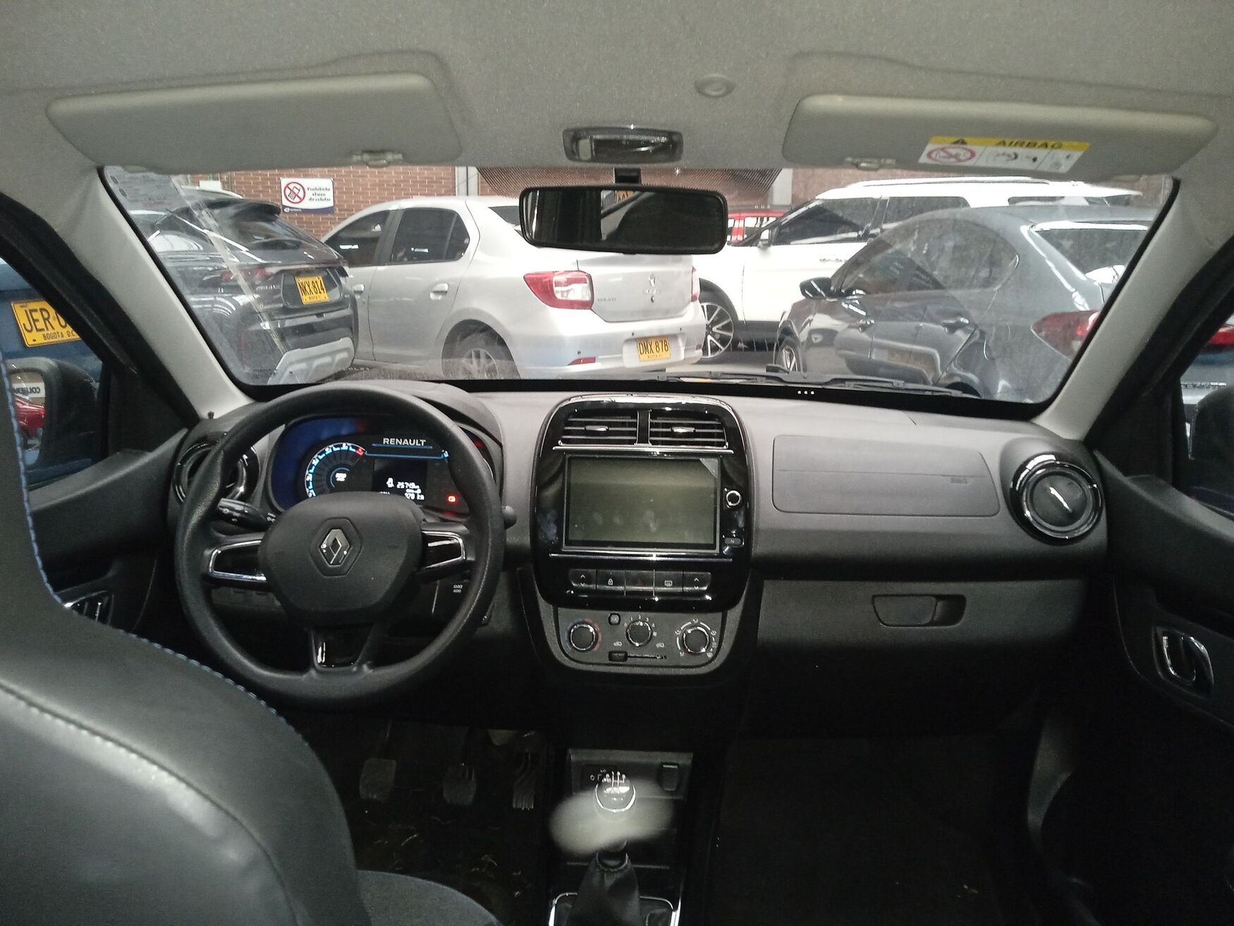 Renault - Kwid - 2025 image number 11