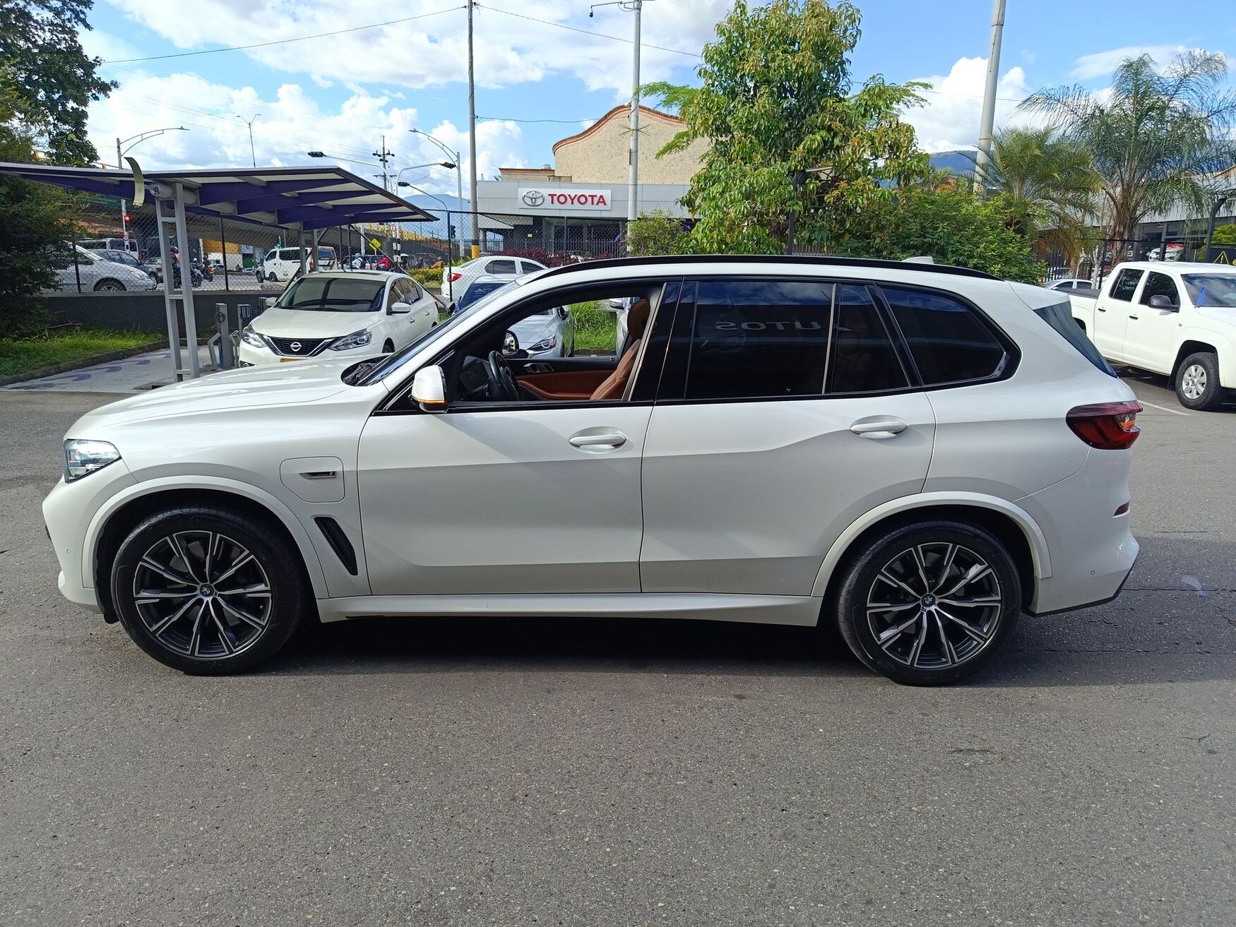 BMW - X5 - 2023 image number 6