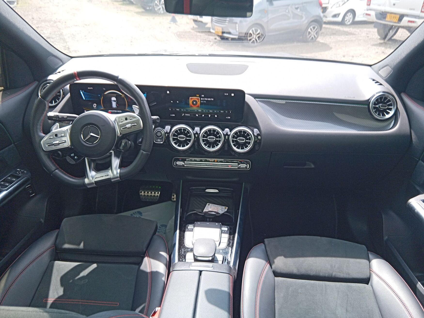 Mercedes Benz - GLA35 - 2022 image number 11