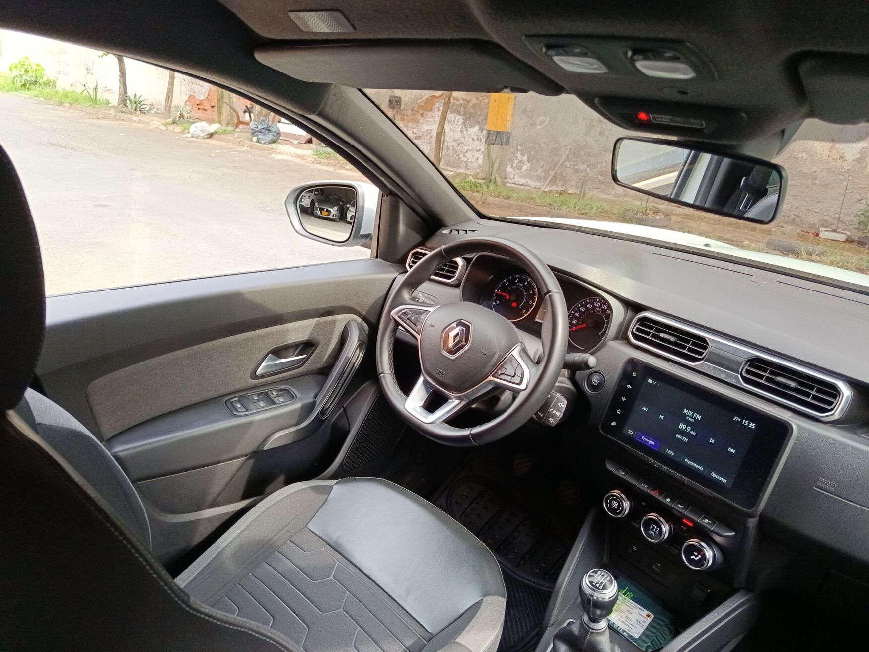 Renault - Duster - 2024 image number 11