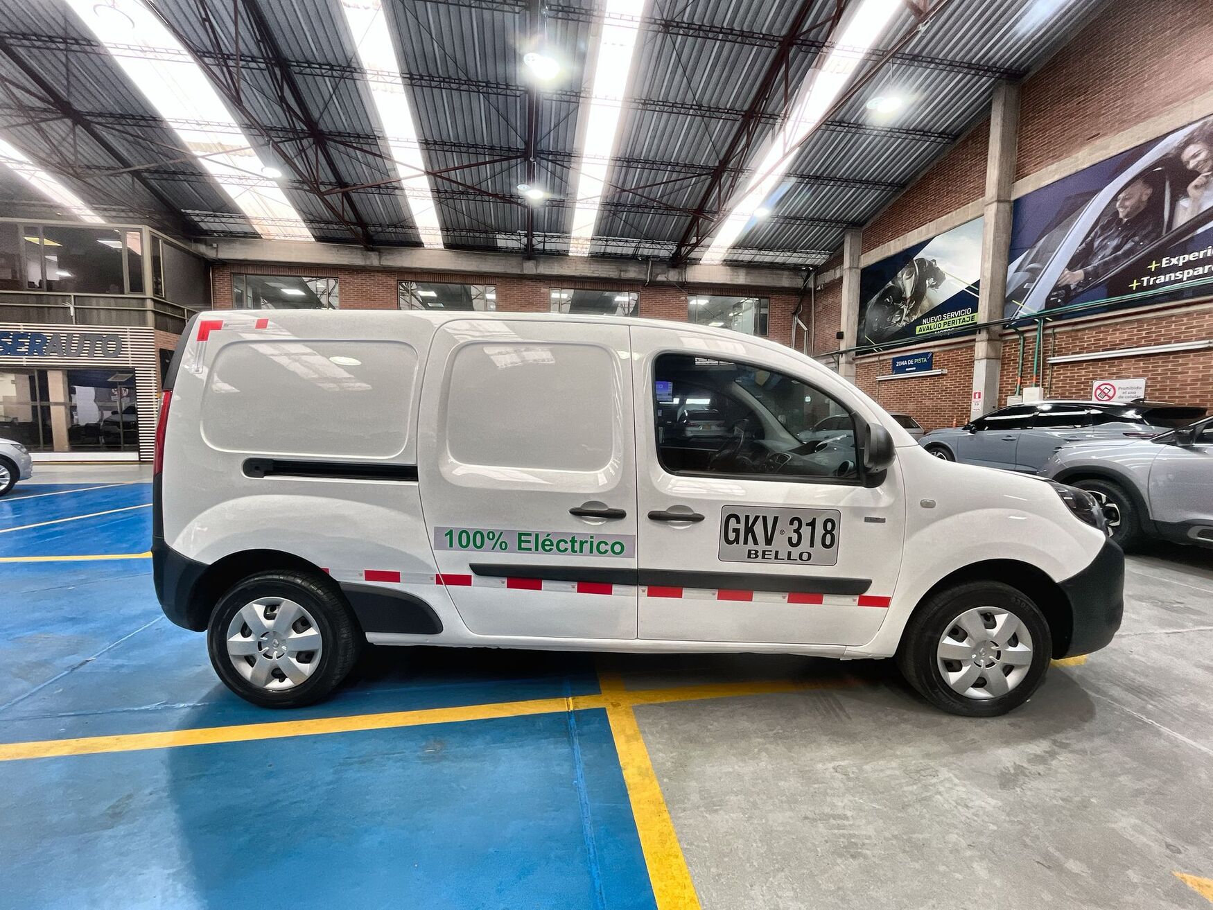 Renault - Kangoo ZE - 2020 image number 10