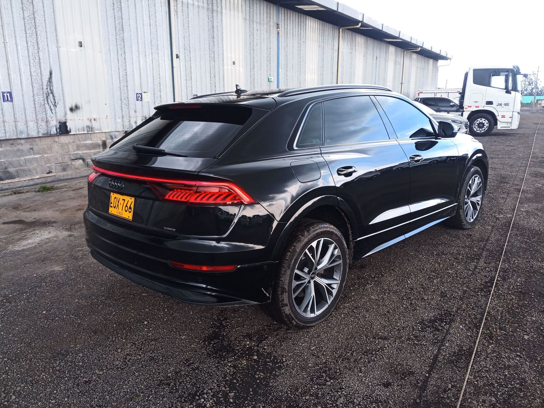 Audi - Q8 - 2022 image number 9